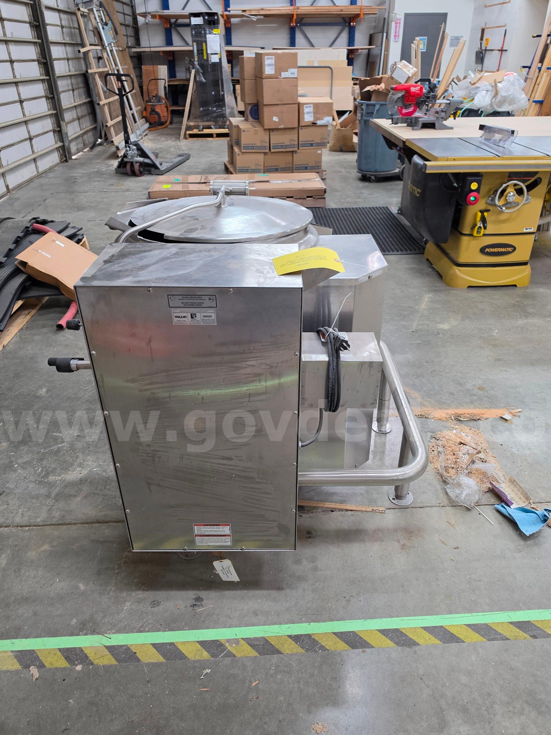 Vulcan K20GLT Propane 20 Gallon Tilting 2/3 Steam Jacketed Kettle - 100,000 BTU Vulcan 100 Government Surplus Auction - Photo #6