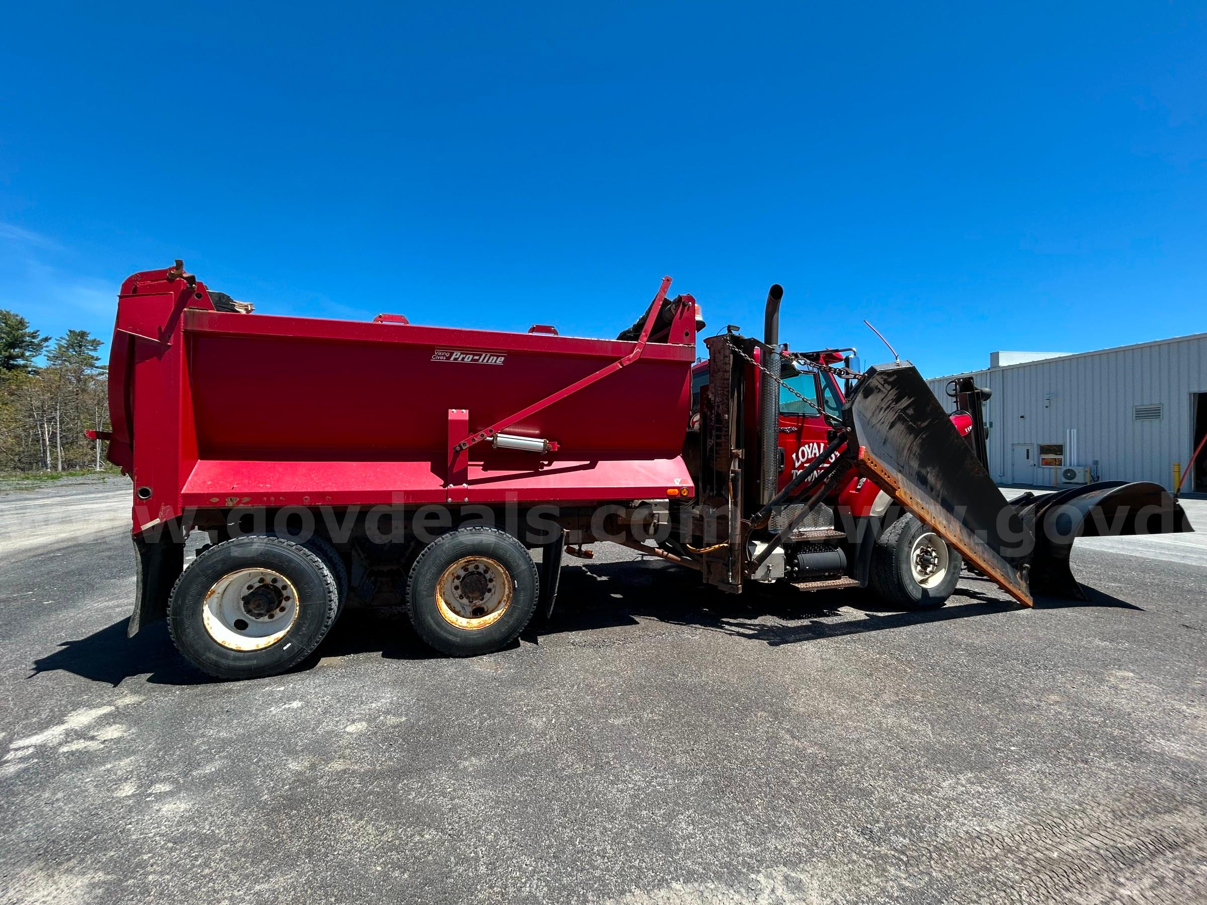 2011 International WorkStar 7600 International 7600 Government Surplus Auction - Photo #2