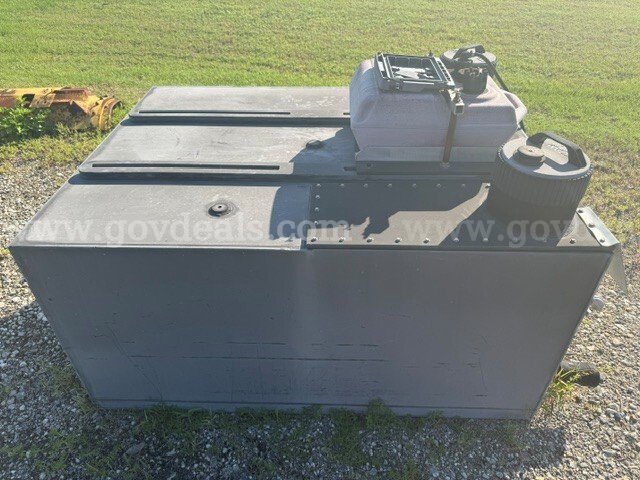 2008 Poly Tank 300-gallon water tank with a 10-gallong foam integrated inside  300 Government Surplus Auction - Photo #2