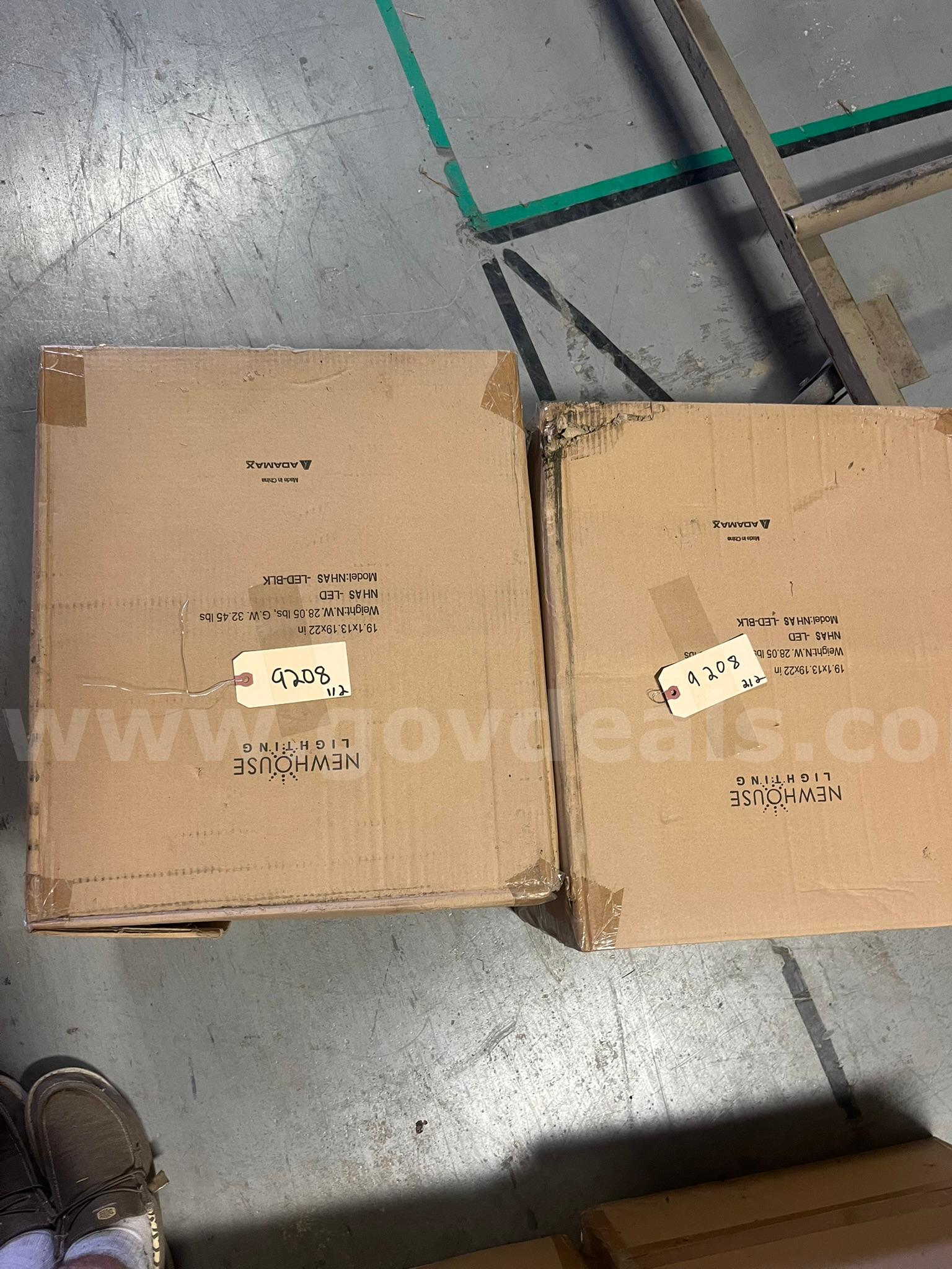 MSU Lot # 9208- Lot of 24 Student Desk Lamp   Government Surplus Auction - Photo #2