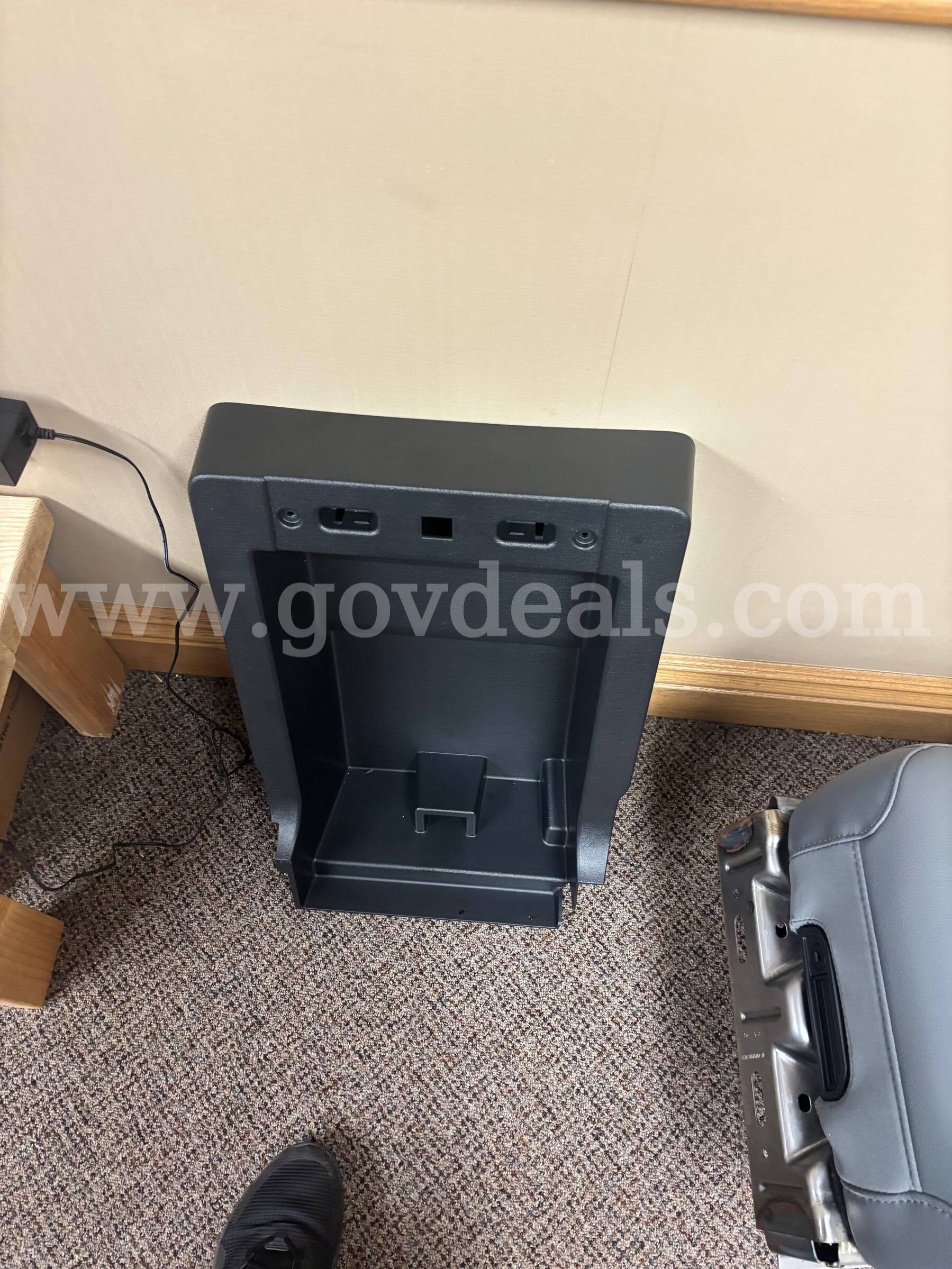 2026 Ford F250 Truck Center Console Seat Ford F250 Government Surplus Auction - Photo #3