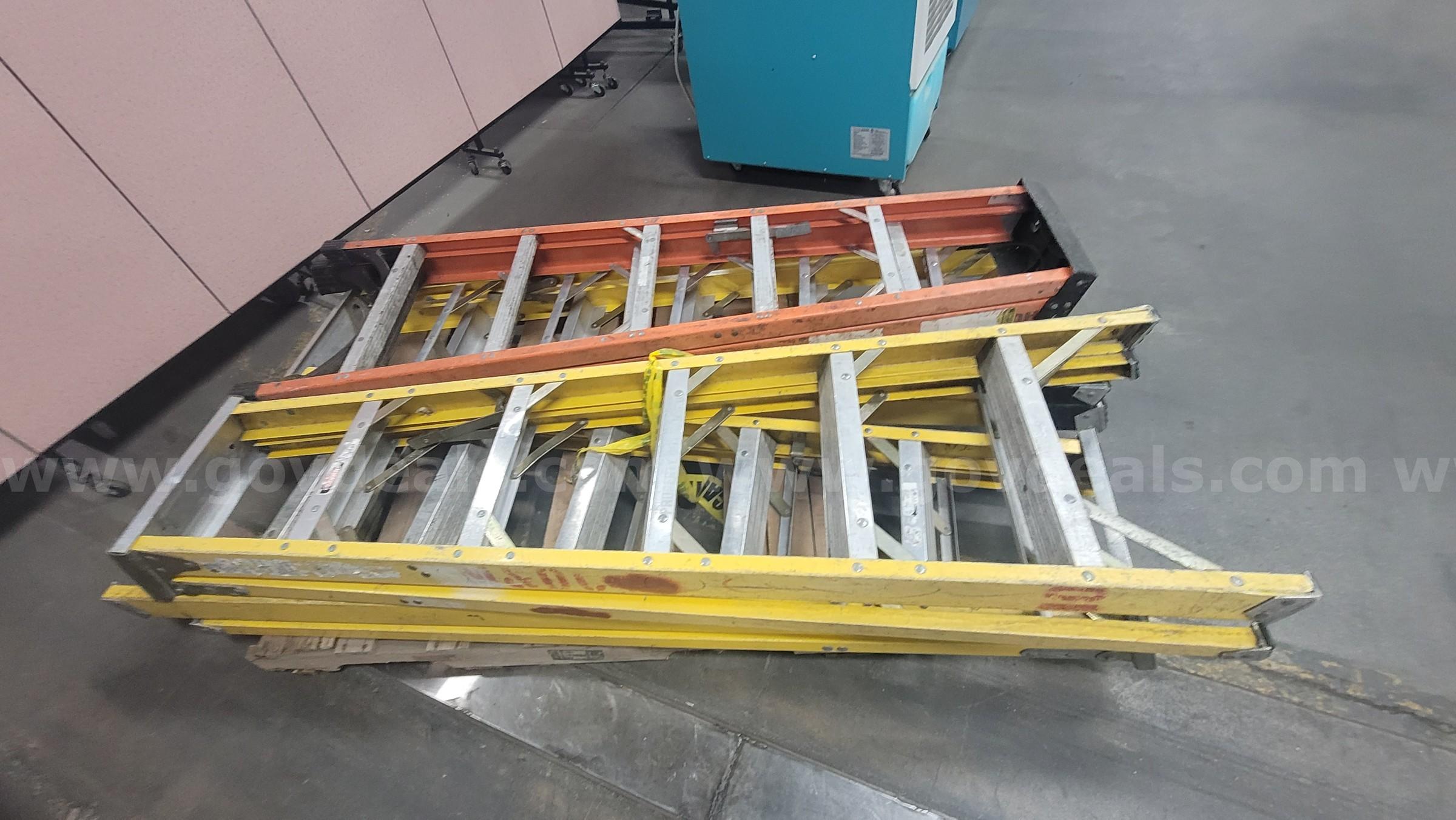 **** ASSORTED LADDER 7 UNITS **** (I)   Government Surplus Auction - Photo #3