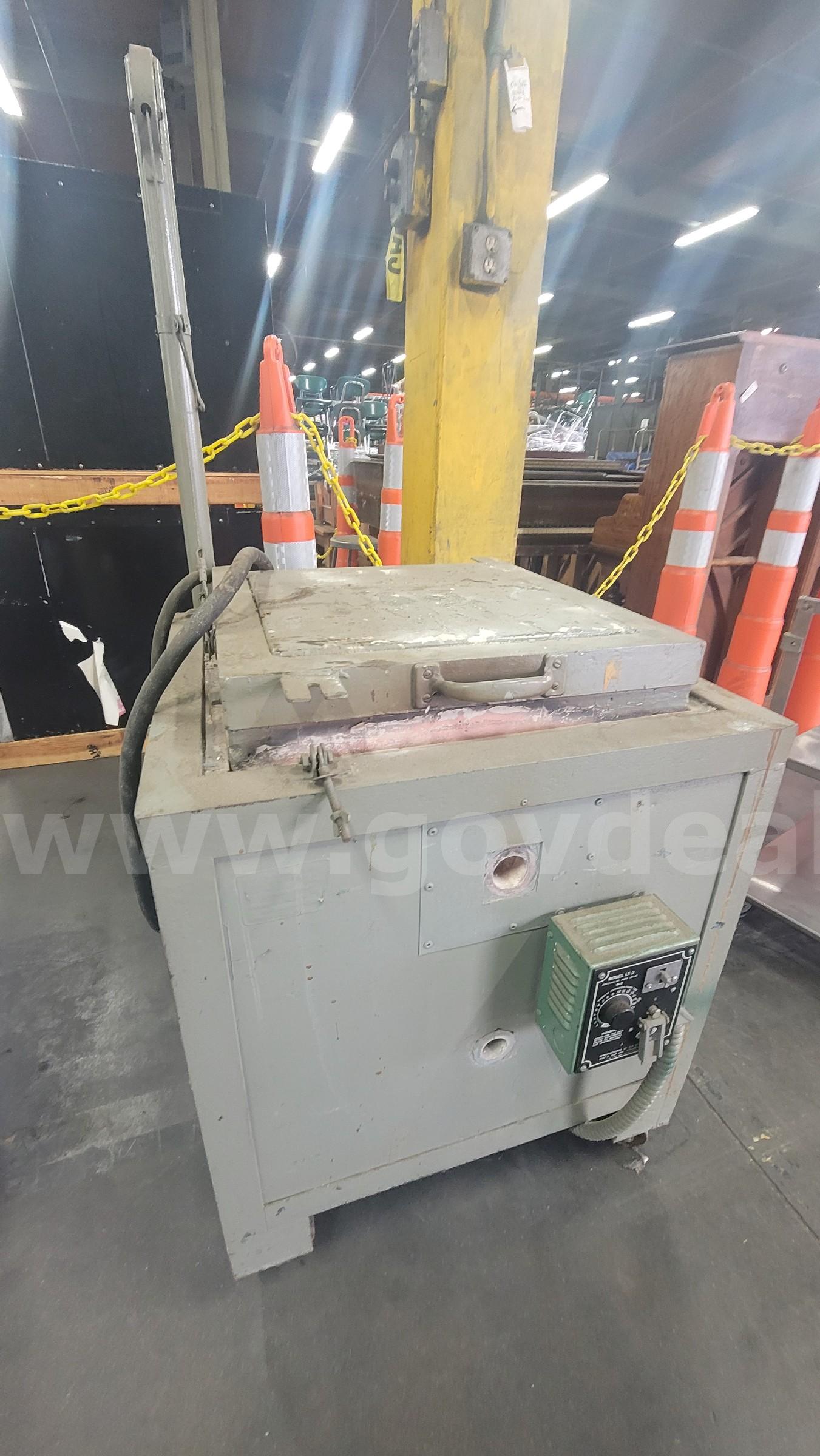 **** KILN LT-3 **** (I)   Government Surplus Auction - Primary Photo