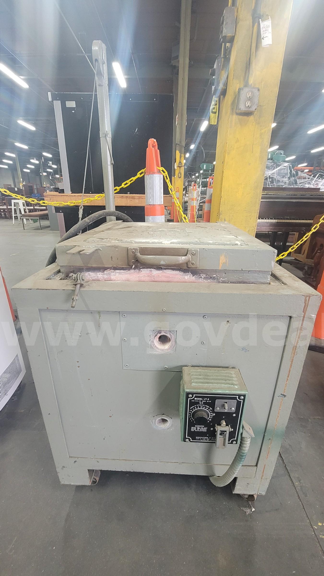 **** KILN LT-3 **** (I)   Government Surplus Auction - Photo #2
