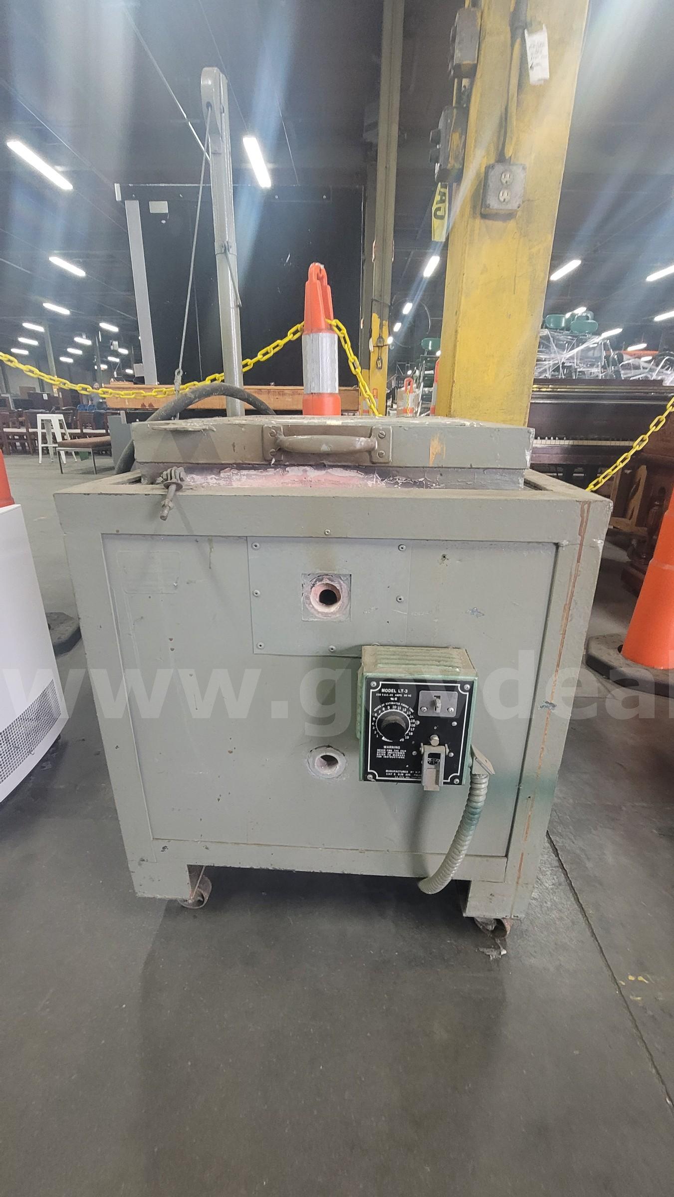 **** KILN LT-3 **** (I)   Government Surplus Auction - Photo #3