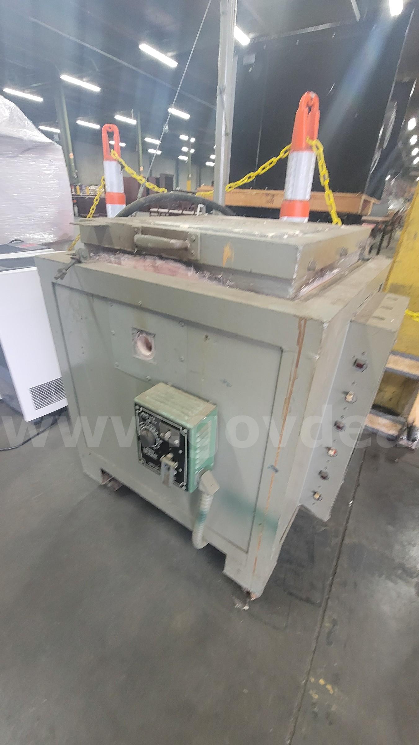 **** KILN LT-3 **** (I)   Government Surplus Auction - Photo #6