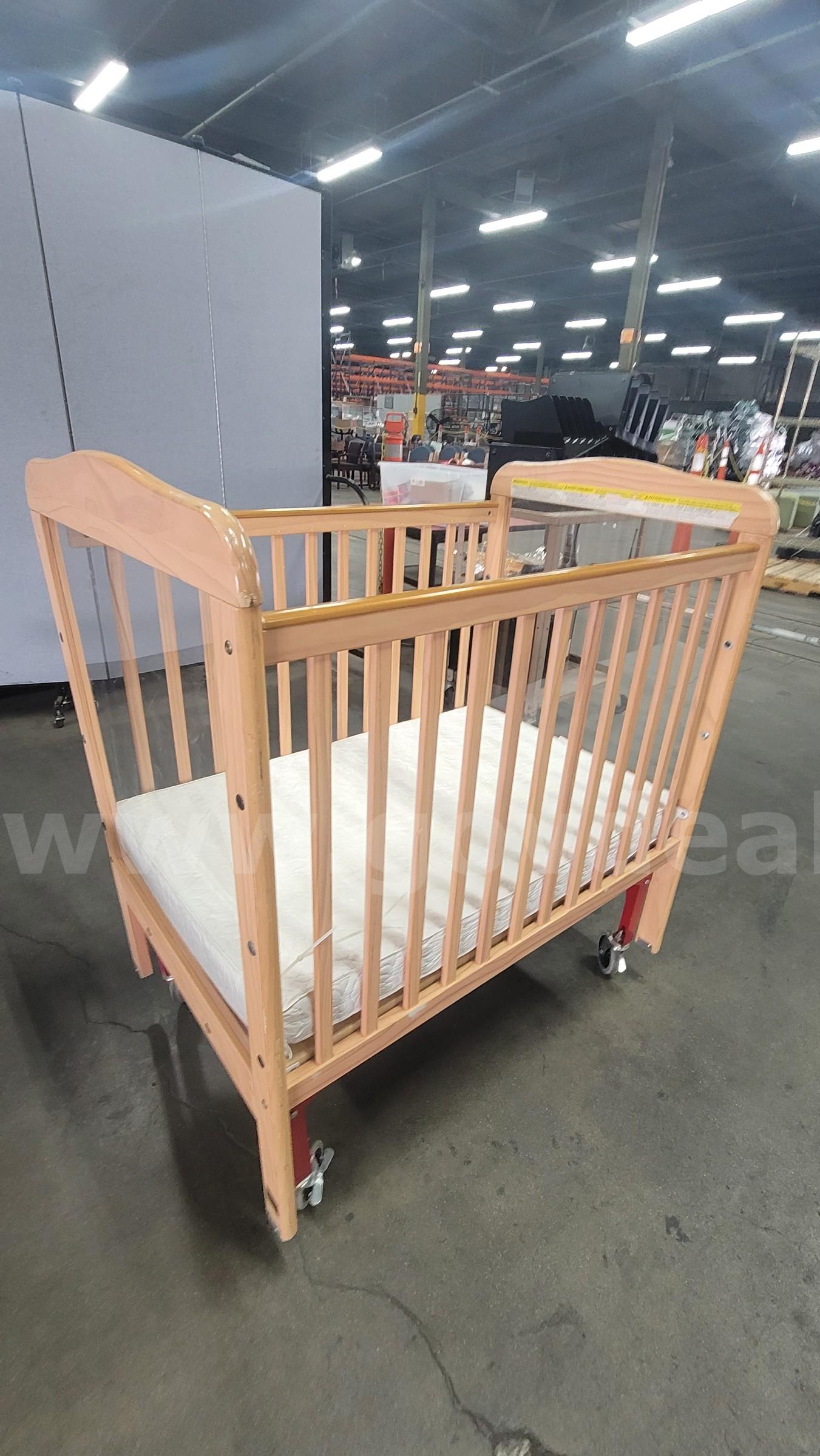 **** FOUDATIONS BABY CRIB **** (I)   Government Surplus Auction - Photo #2