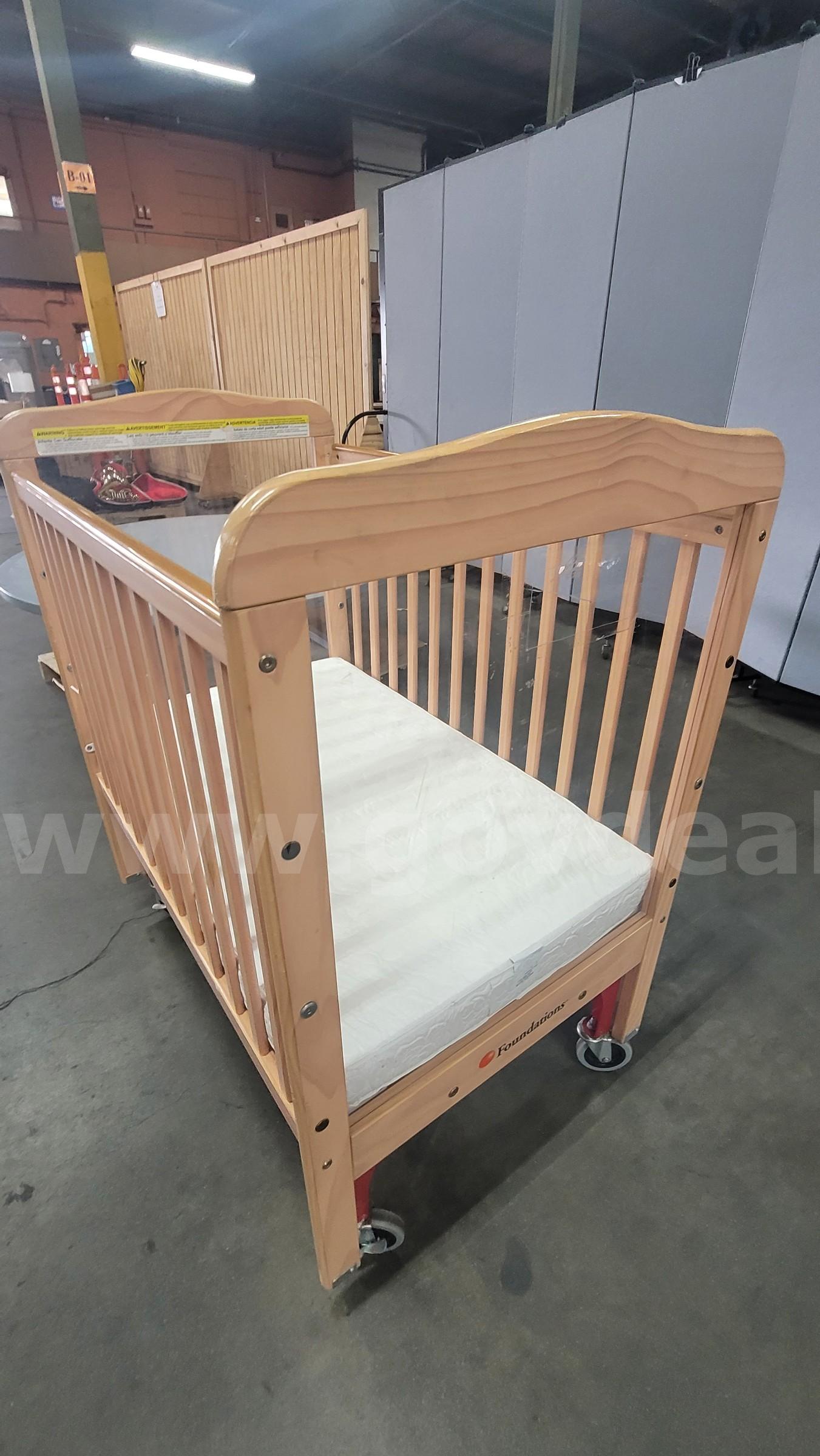 **** FOUDATIONS BABY CRIB **** (I)   Government Surplus Auction - Photo #4