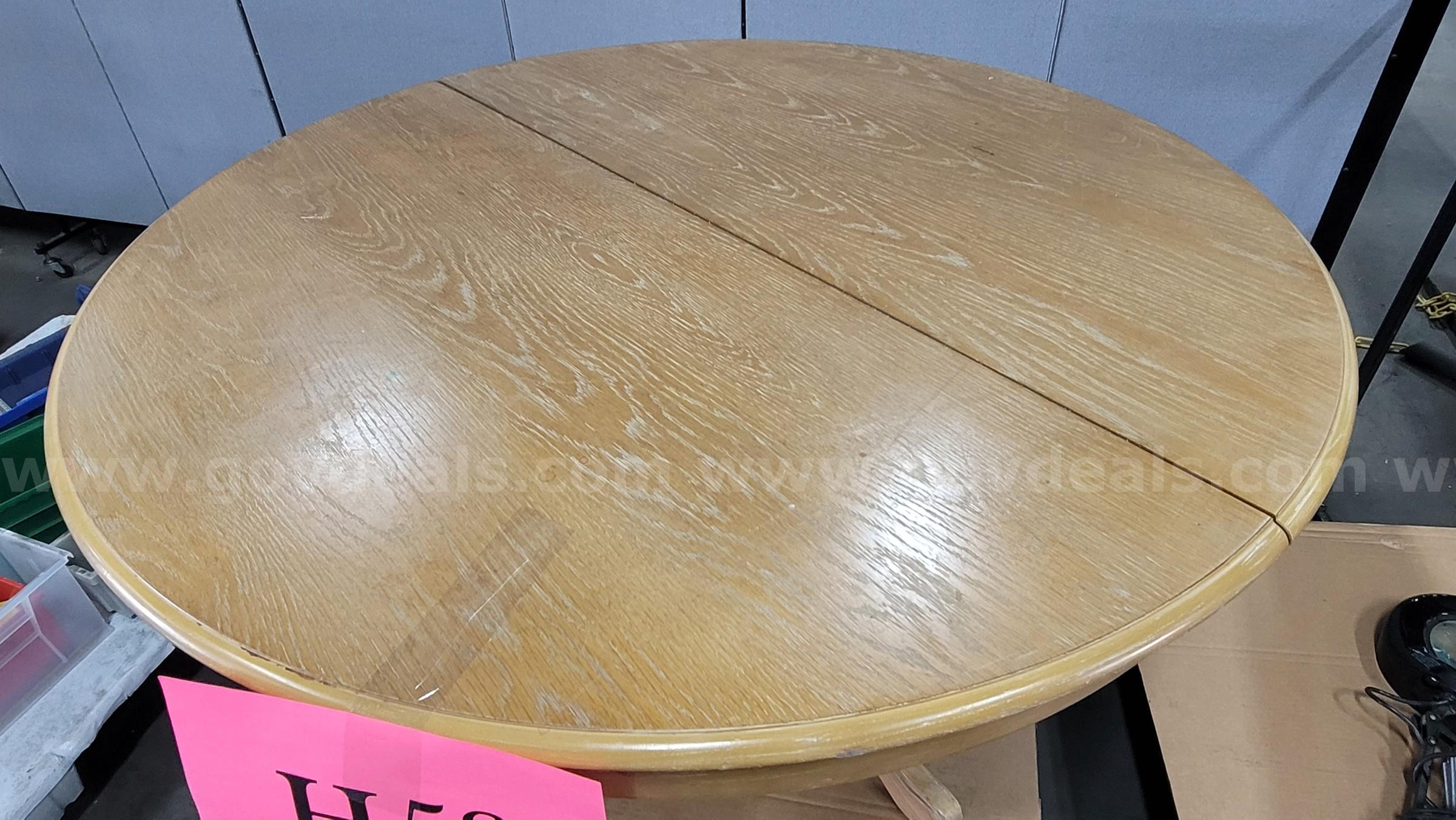 **** WOODEN ROUND DINING TABLE **** (I)   Government Surplus Auction - Photo #2