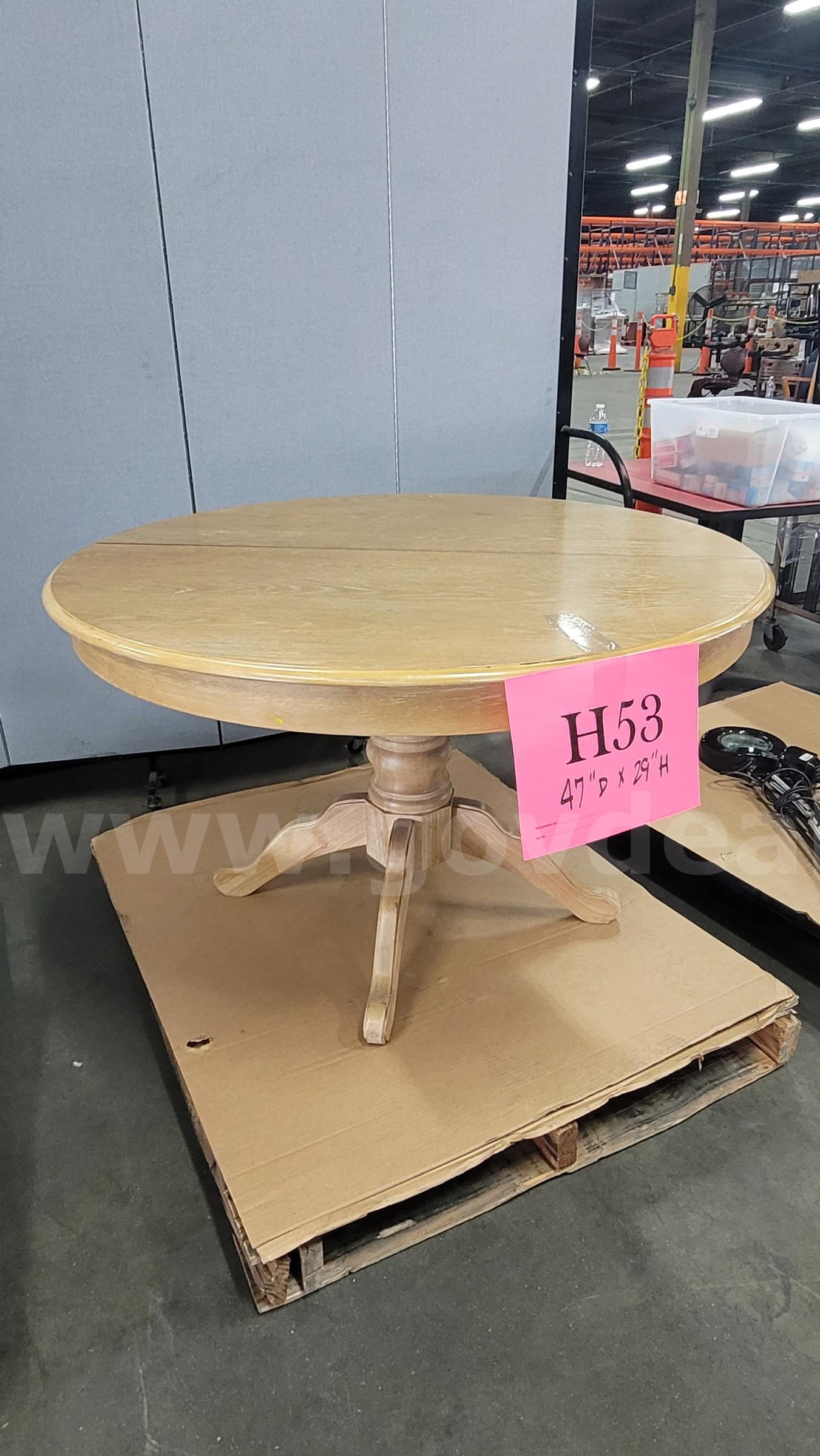 **** WOODEN ROUND DINING TABLE **** (I)   Government Surplus Auction - Photo #5