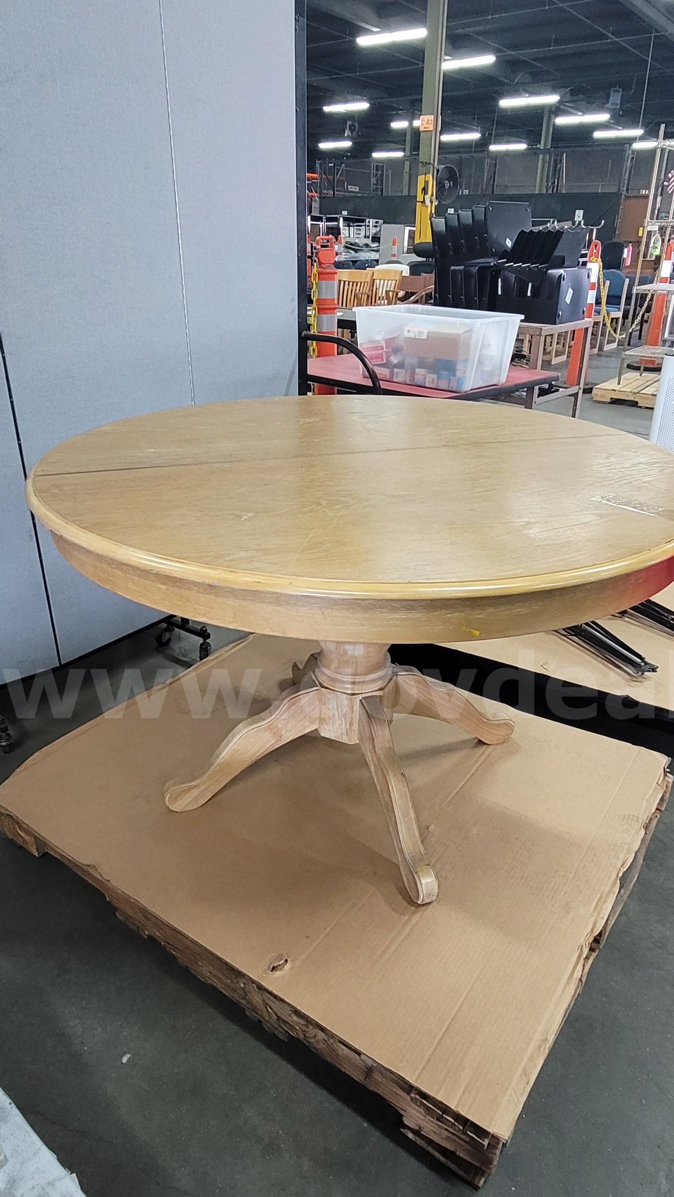 **** WOODEN ROUND DINING TABLE **** (I)   Government Surplus Auction - Photo #6
