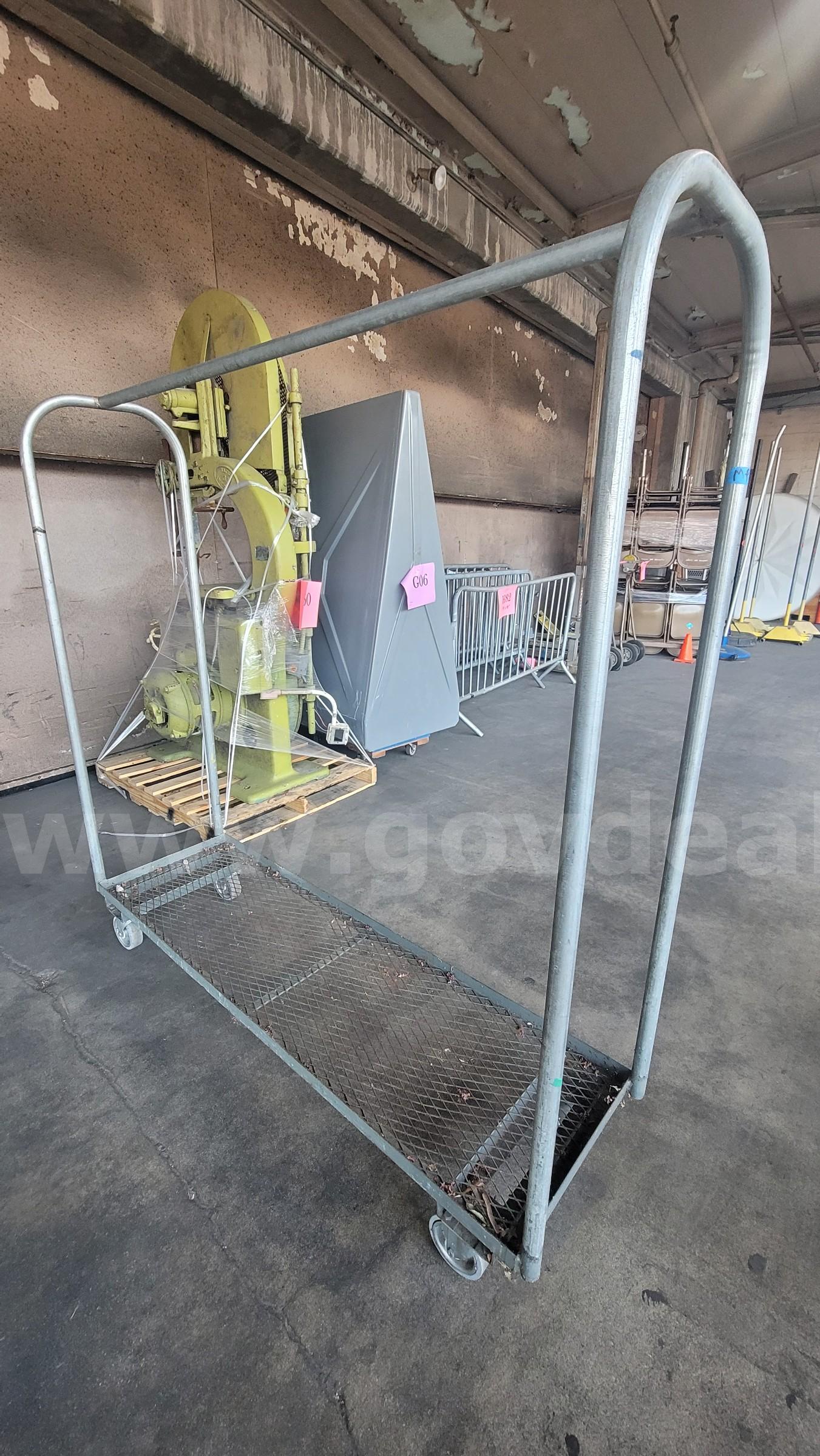 **** MULTI PURPOSE UTILITY CART **** (ED)   Government Surplus Auction - Photo #5