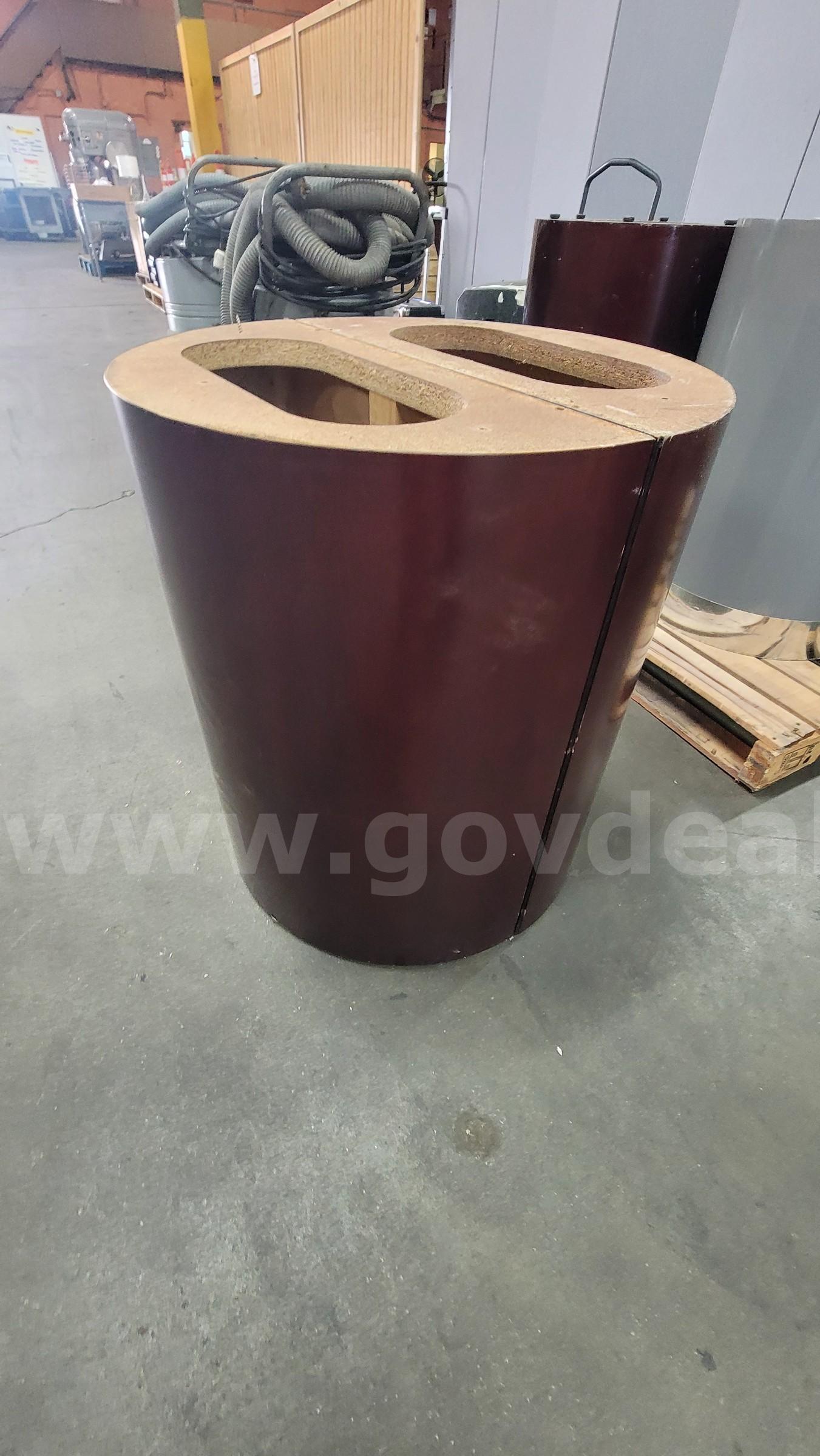 **** CYLINDRICAL DISPLAY PEDESTAL BY LOT **** (I)   Government Surplus Auction - Photo #3