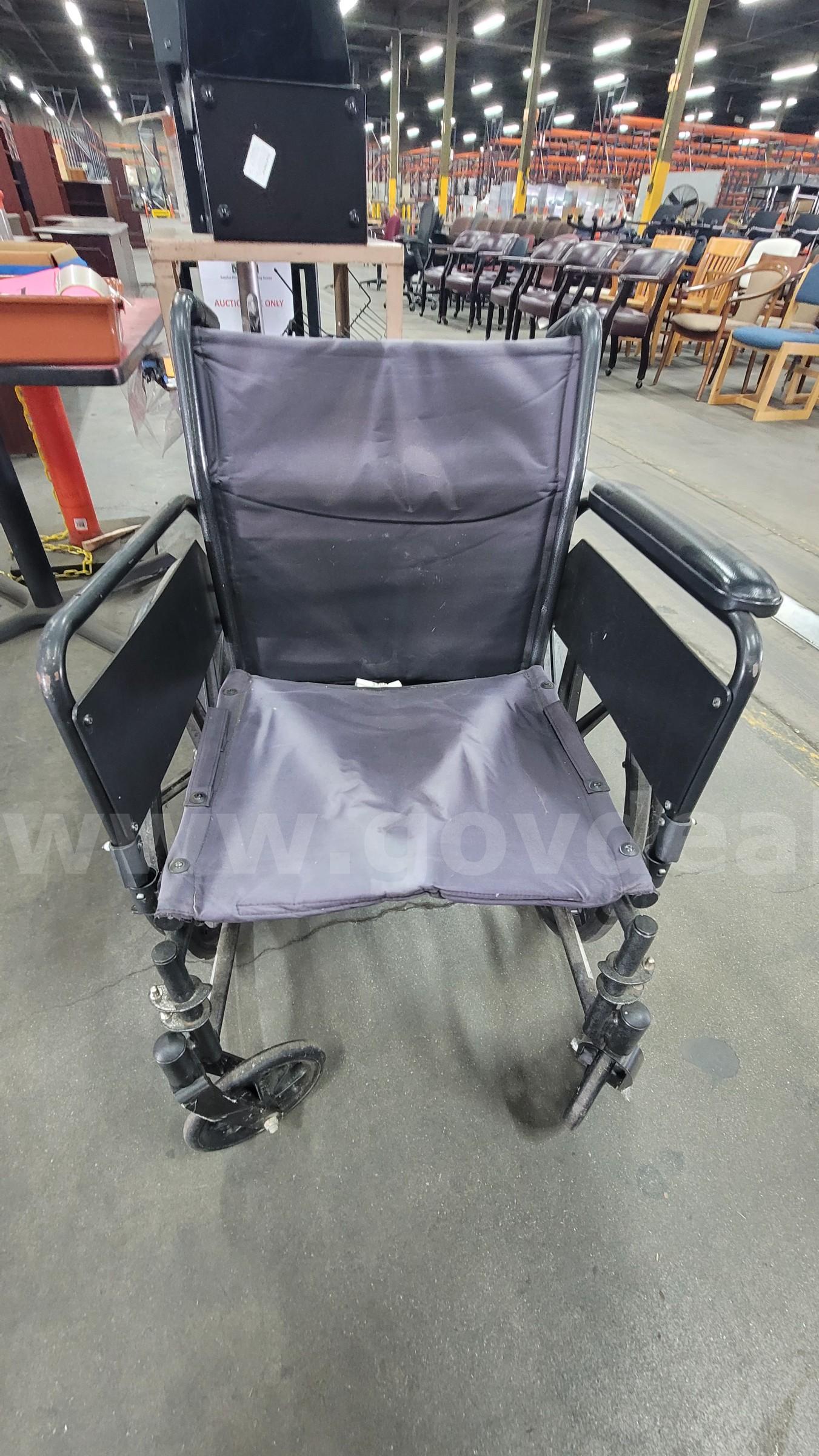 **** DRIVE MANUAL WHEELCHAIR **** (I)   Government Surplus Auction - Photo #2