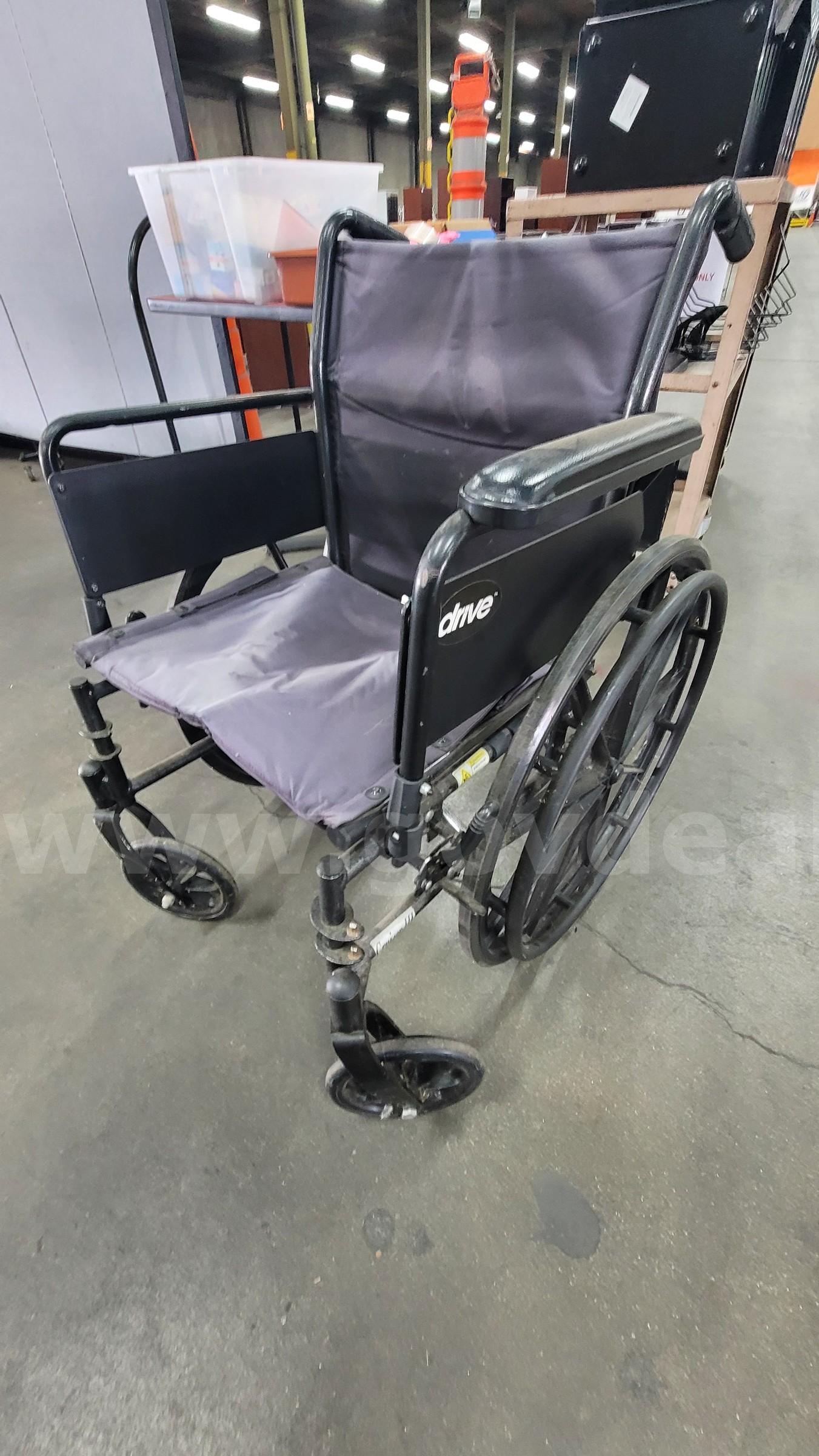 **** DRIVE MANUAL WHEELCHAIR **** (I)   Government Surplus Auction - Photo #4