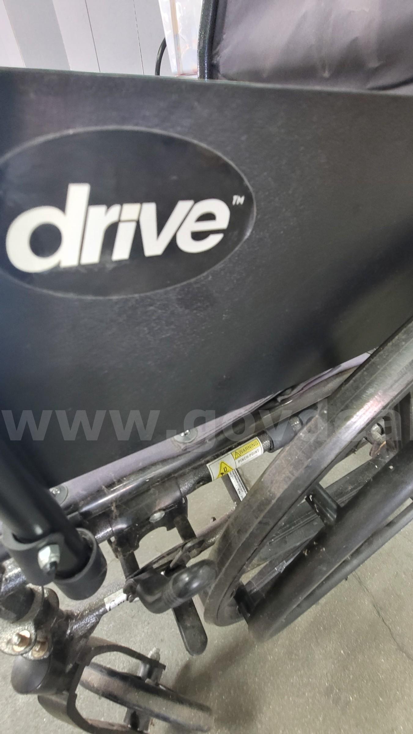 **** DRIVE MANUAL WHEELCHAIR **** (I)   Government Surplus Auction - Photo #5