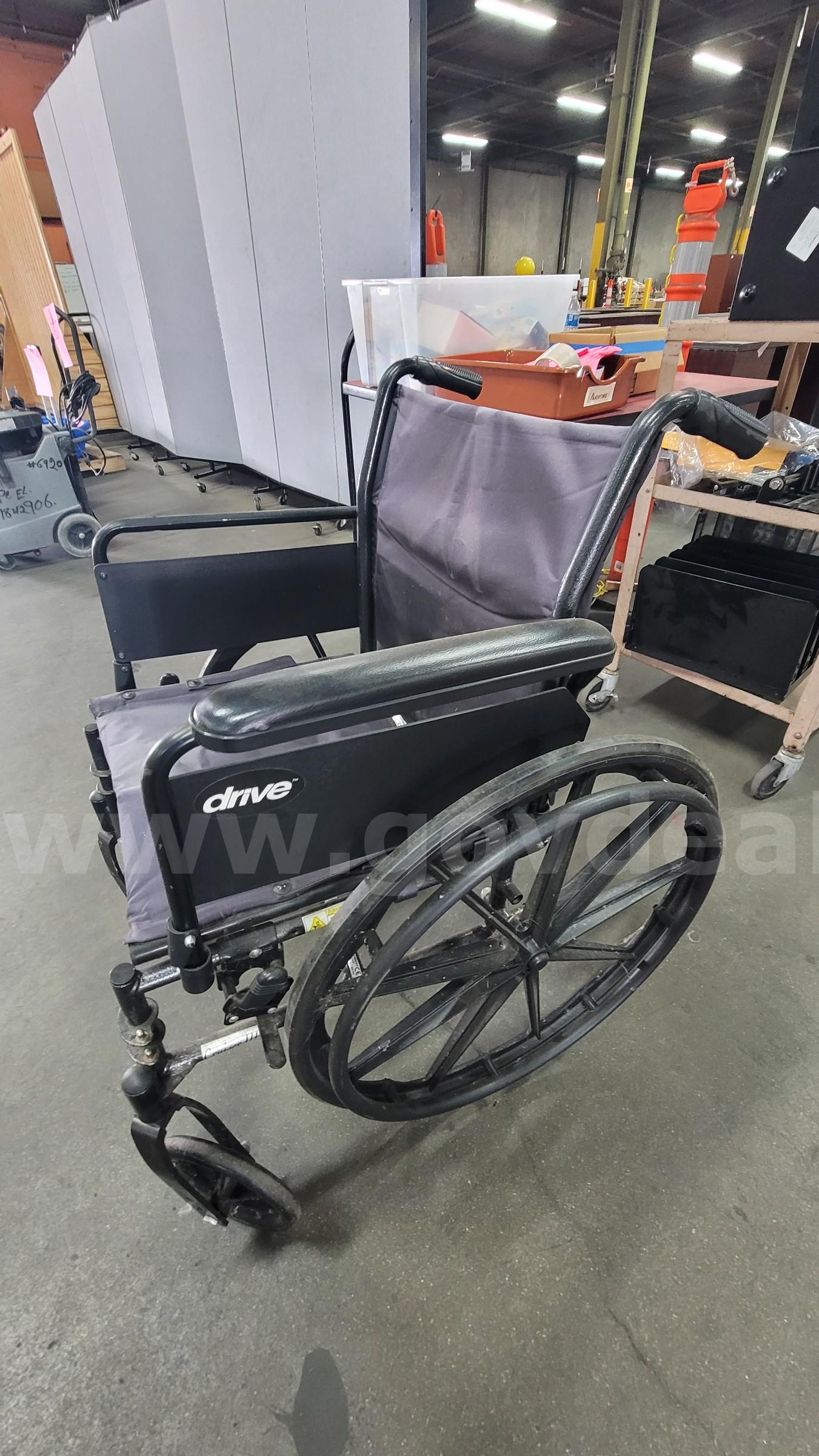 **** DRIVE MANUAL WHEELCHAIR **** (I)   Government Surplus Auction - Photo #6