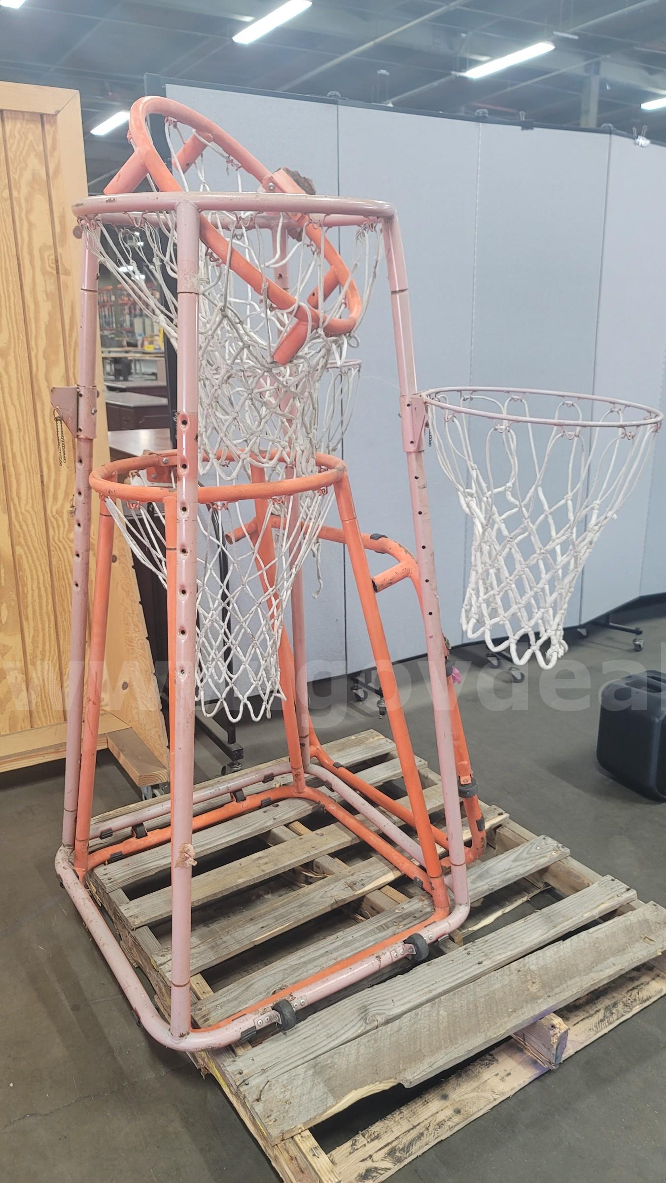 **** MULTI HOOP PORTABLE JUNIOR BASKETBALL STAND**** (I)   Government Surplus Auction - Photo #5