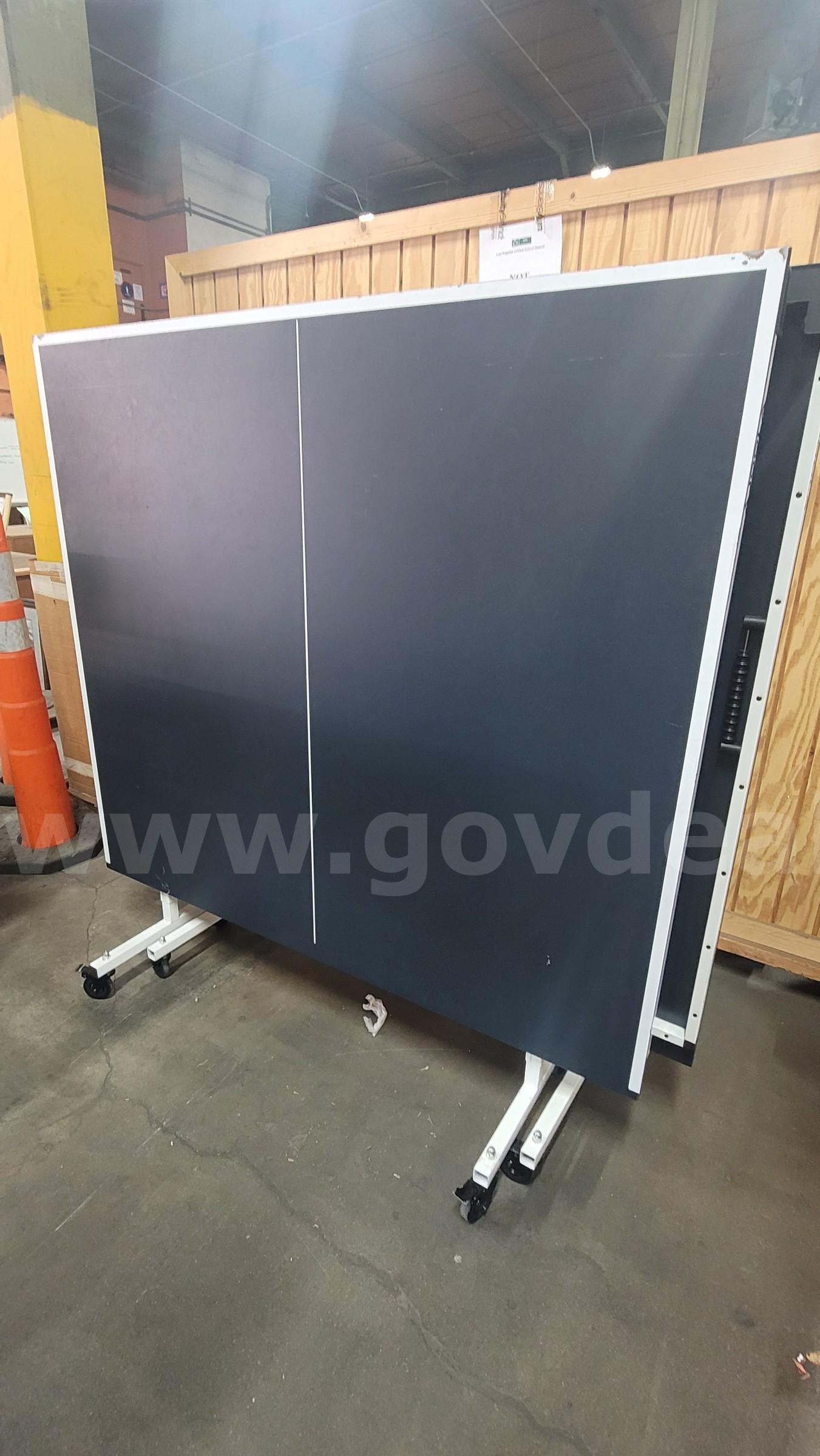 **** JOOLA INDOOR FOLDING TABLE TENNIS **** (I)   Government Surplus Auction - Primary Photo
