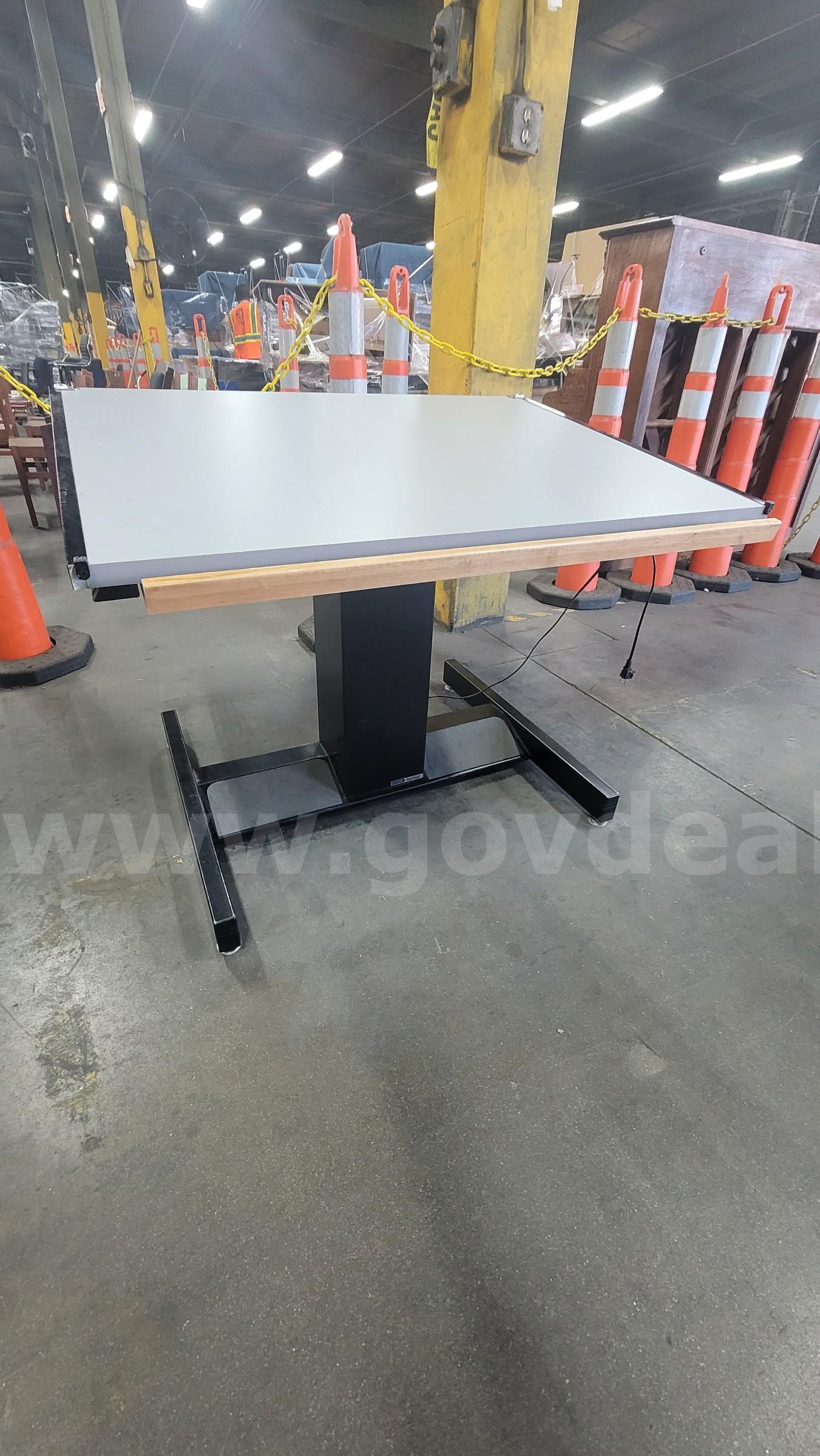**** DRAFTING TABLE 42 INCHES X 30 INCHES **** (I)   Government Surplus Auction - Photo #2