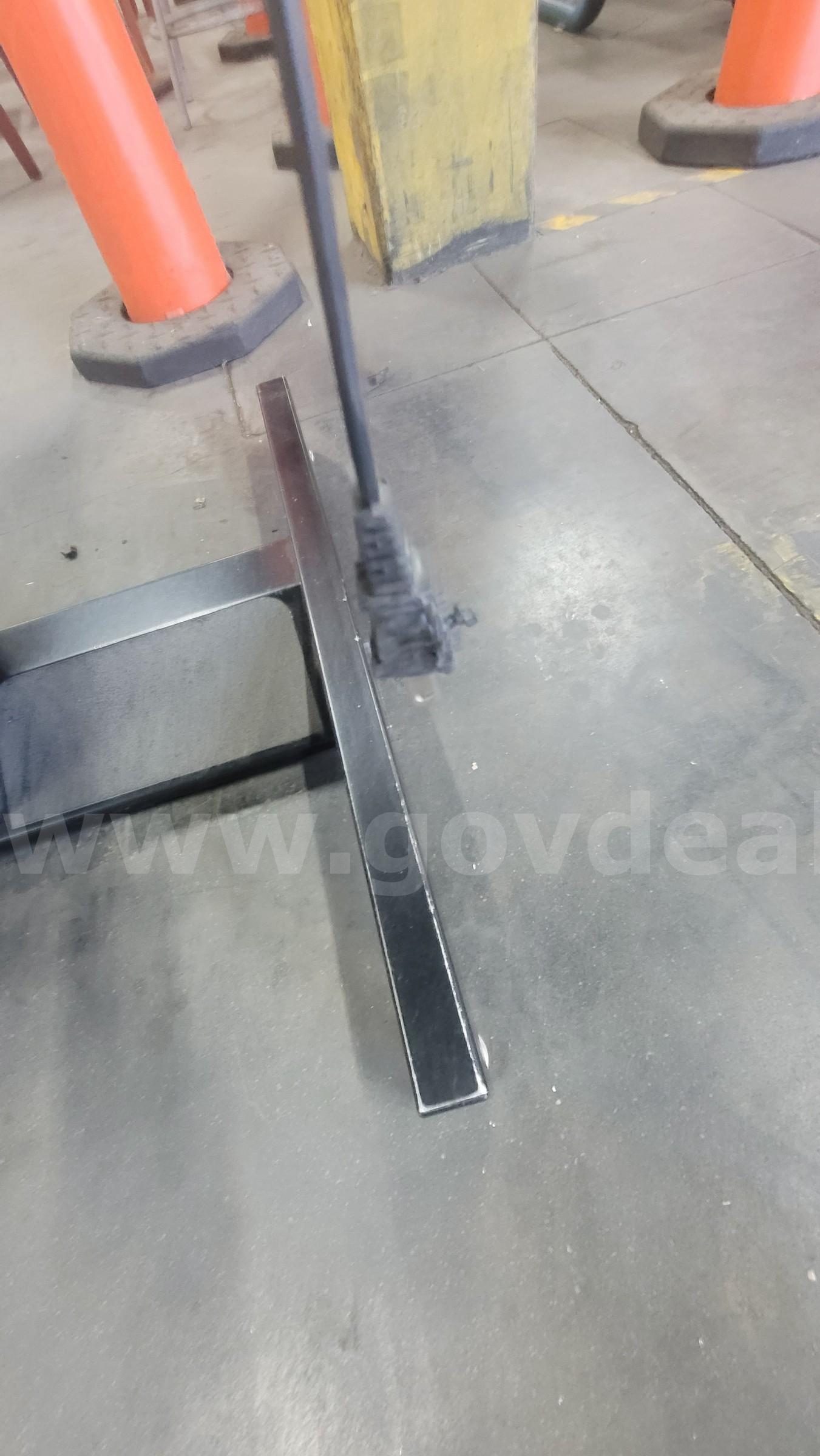**** DRAFTING TABLE 42 INCHES X 30 INCHES **** (I)   Government Surplus Auction - Photo #3