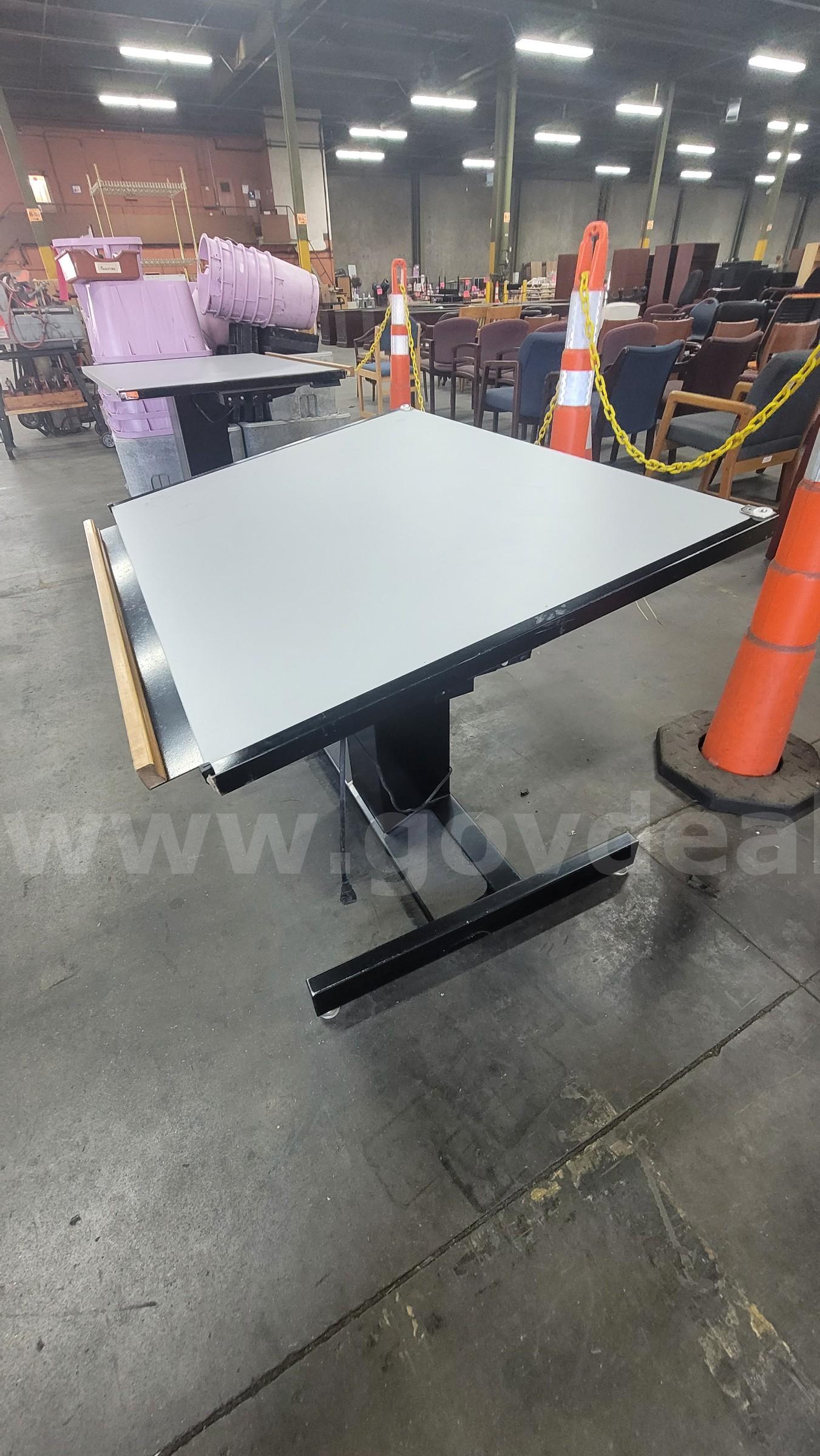 **** DRAFTING TABLE 42 INCHES X 30 INCHES **** (I)   Government Surplus Auction - Photo #5