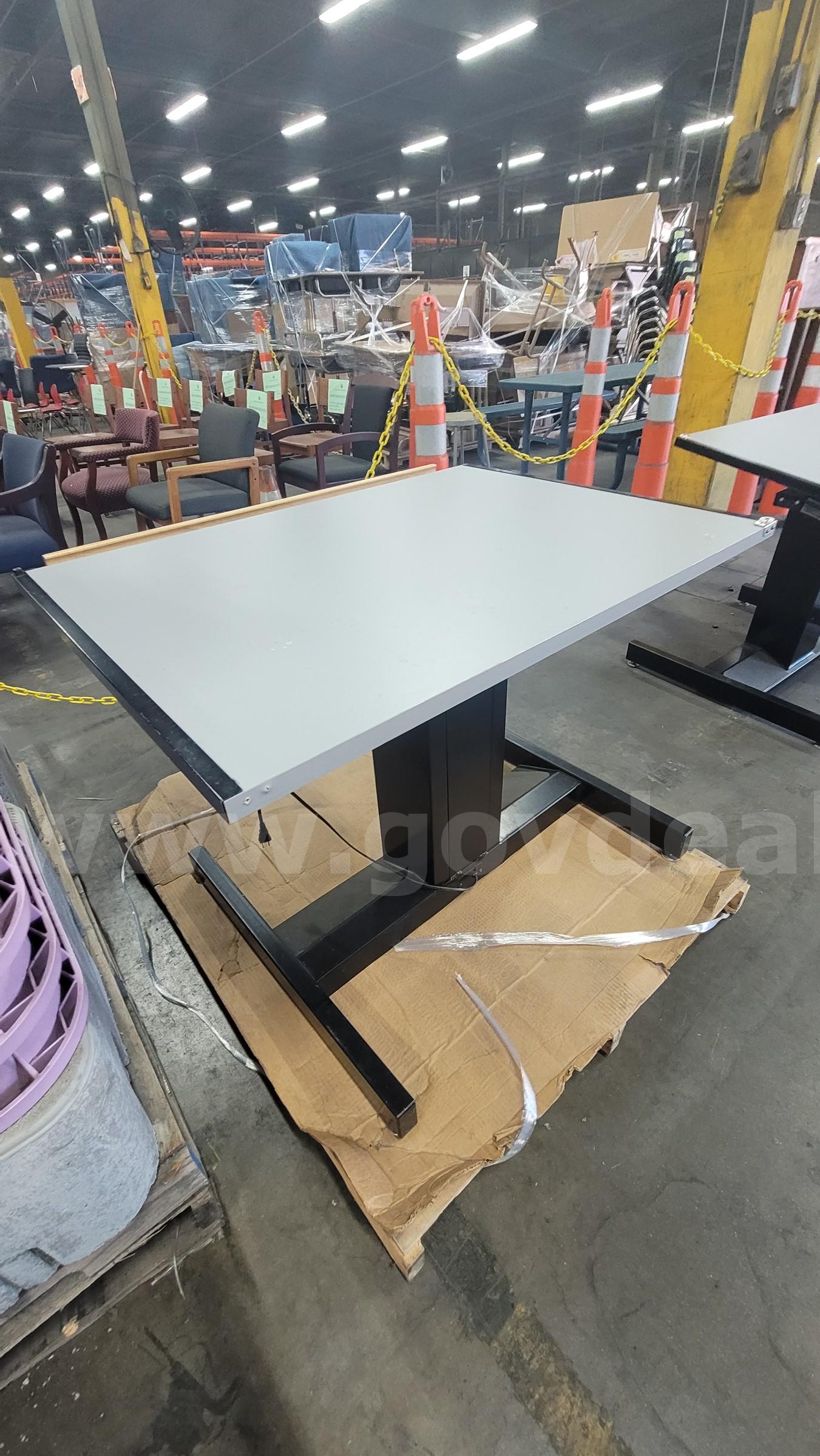 **** DRAFTING TABLE 42 INCHES X 30 INCHES **** (I)   Government Surplus Auction - Photo #3