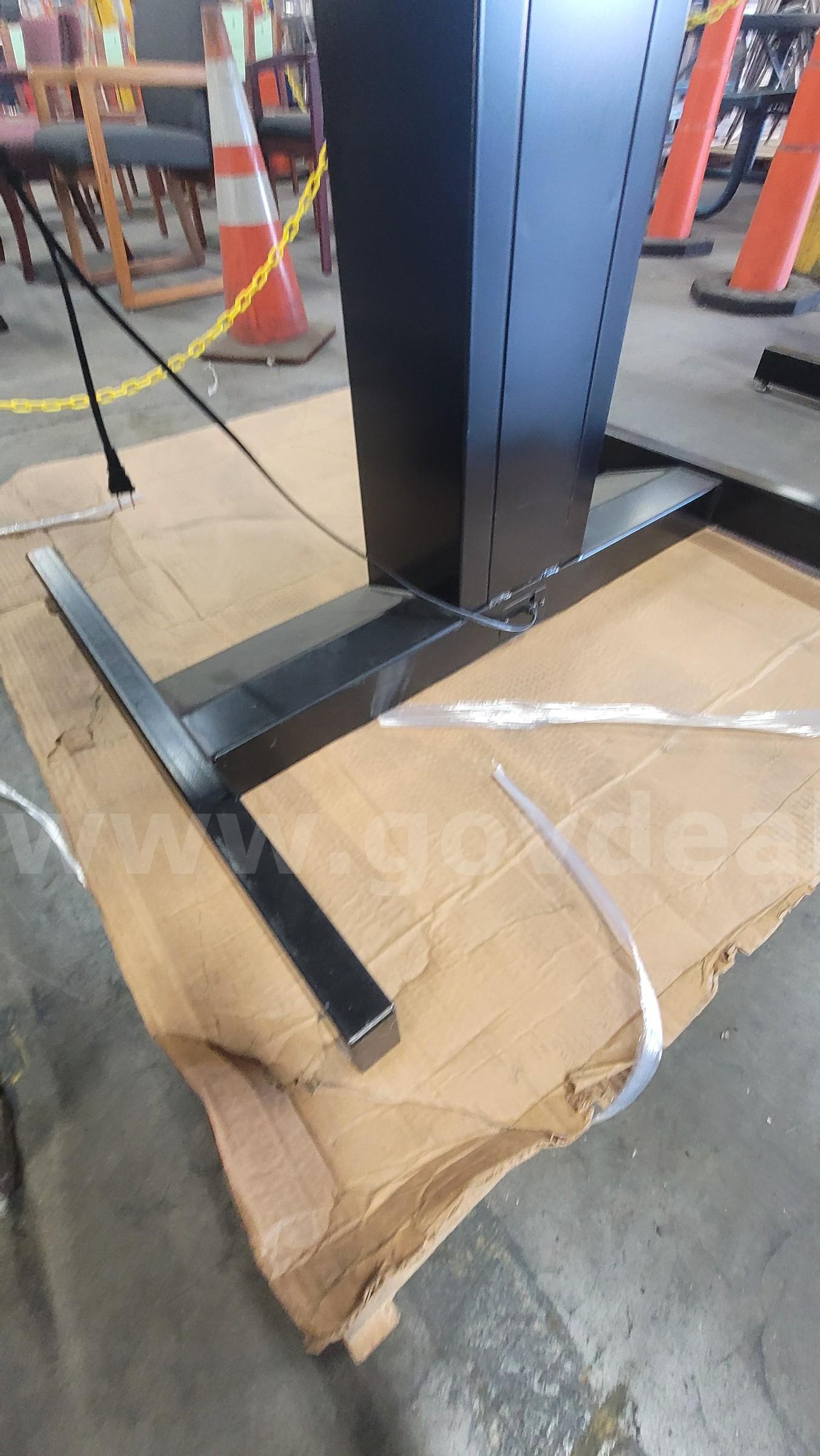 **** DRAFTING TABLE 42 INCHES X 30 INCHES **** (I)   Government Surplus Auction - Photo #5