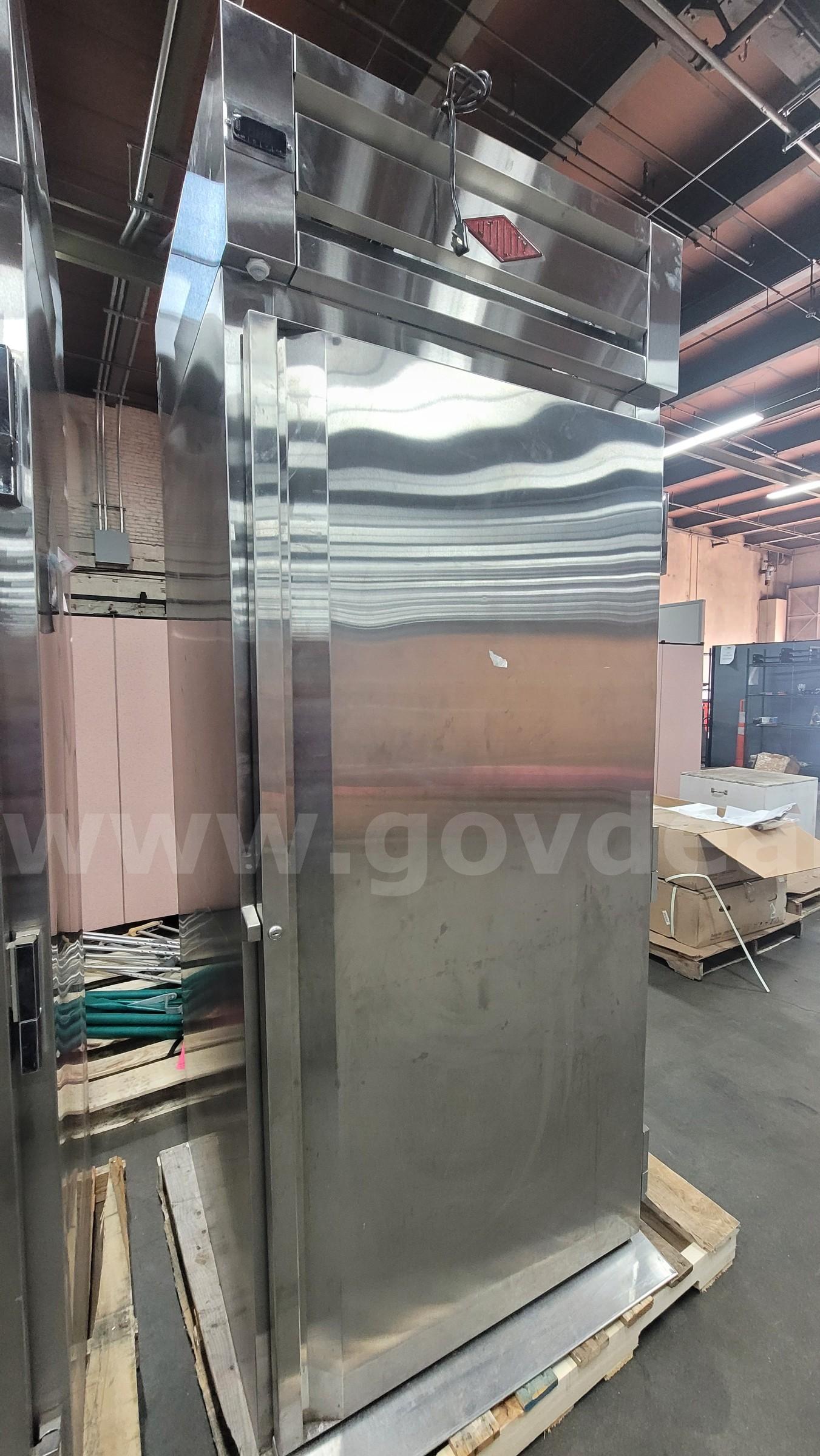 **** COMMERICAL UTILITY REFRIGERATOR **** (I)   Government Surplus Auction - Primary Photo