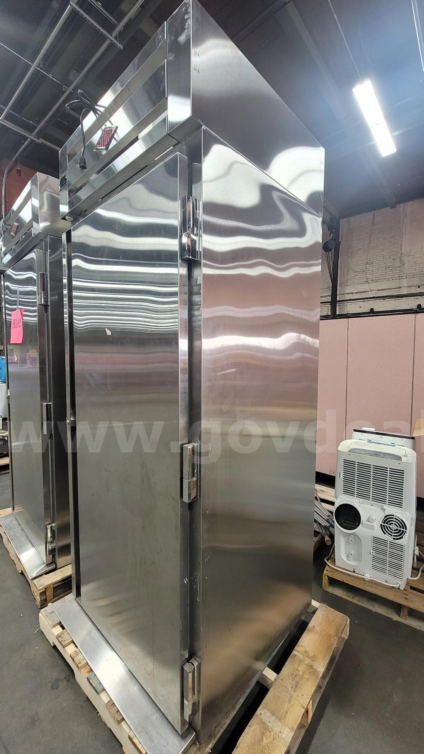 **** COMMERICAL UTILITY REFRIGERATOR **** (I)   Government Surplus Auction - Photo #5