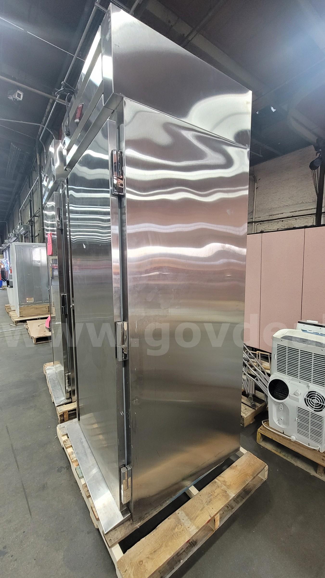 **** COMMERICAL UTILITY REFRIGERATOR **** (I)   Government Surplus Auction - Photo #6