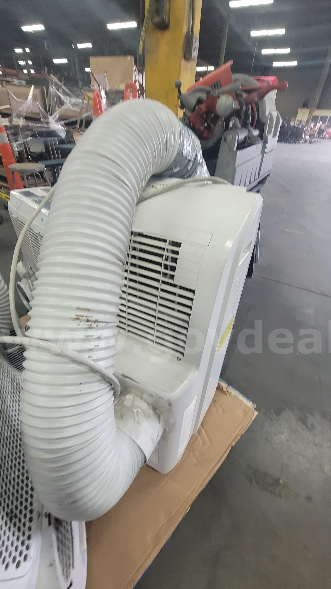 **** ASSORTED PORTABLE AC UNIT 4 IN A LOT **** (I)   Government Surplus Auction - Photo #5