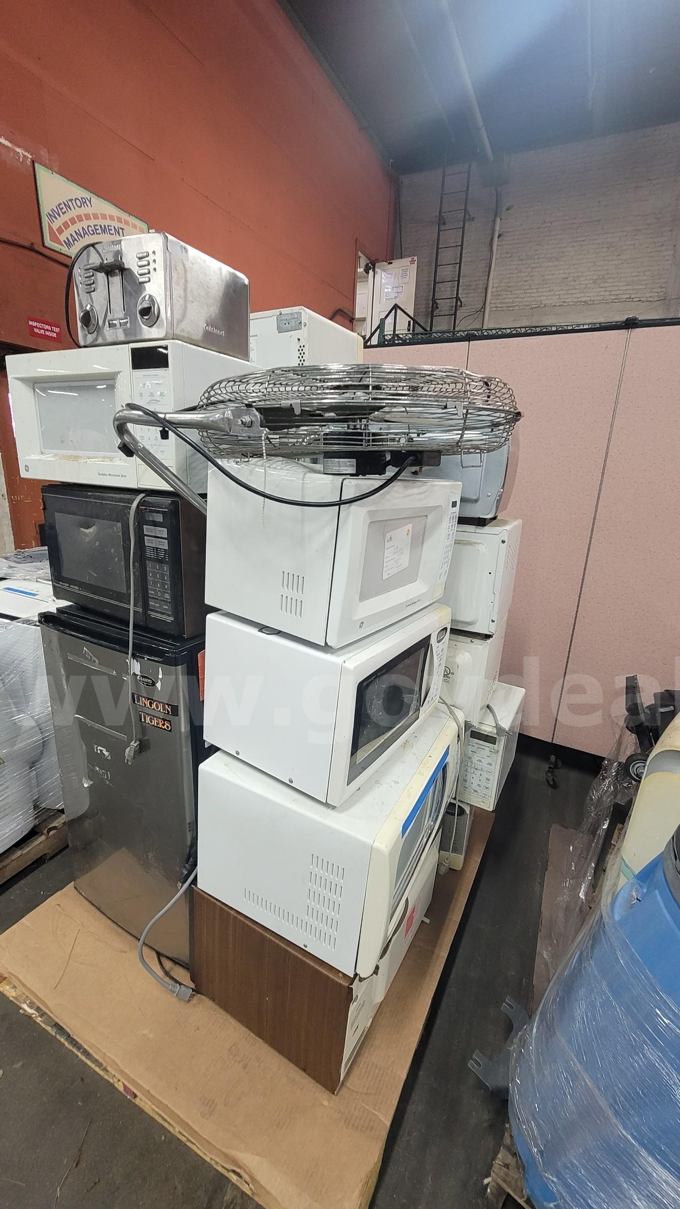 ****ASSORTED KITCHEN APPLIANCES **** (I)   Government Surplus Auction - Primary Photo