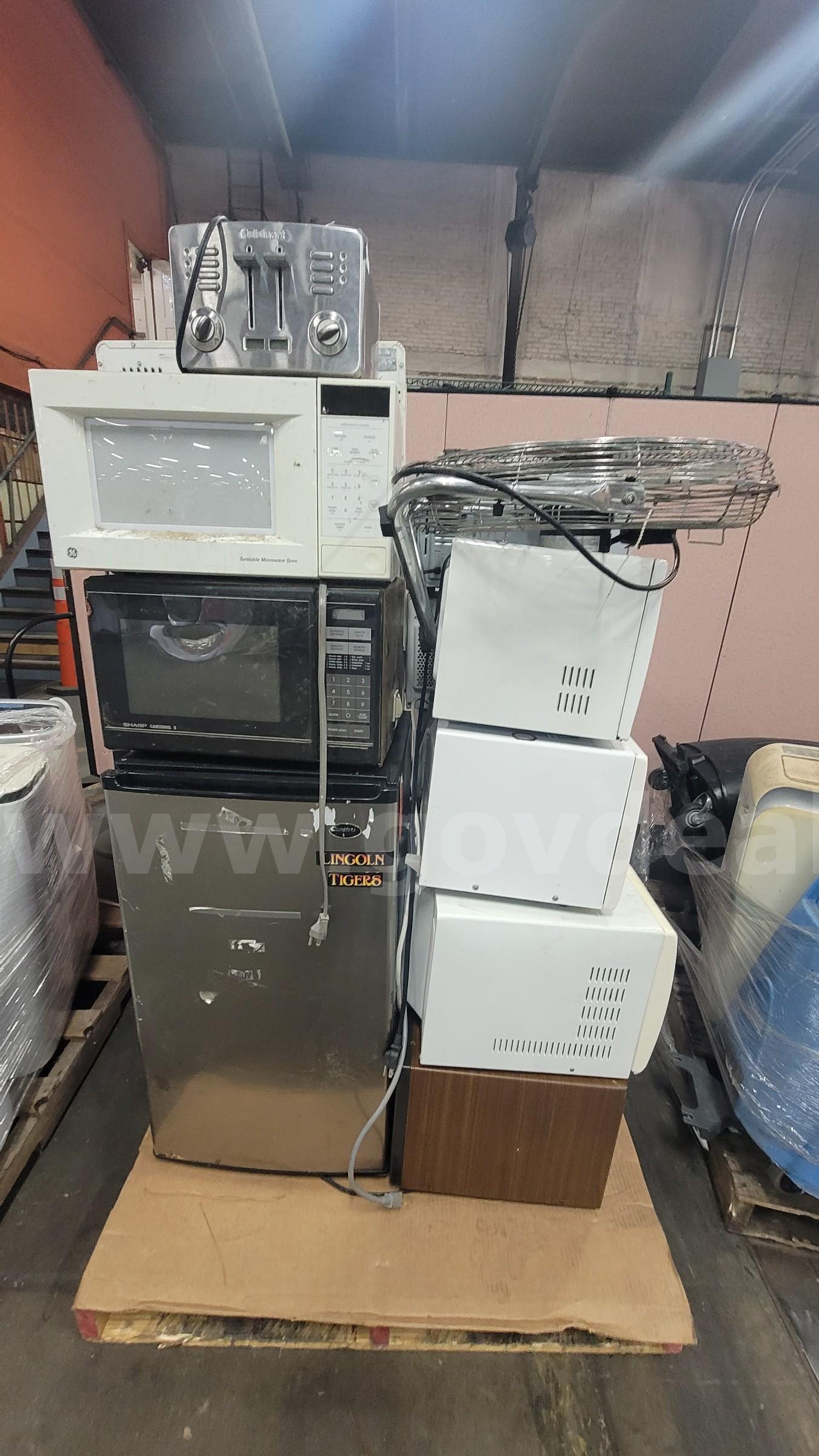 ****ASSORTED KITCHEN APPLIANCES **** (I)   Government Surplus Auction - Photo #2