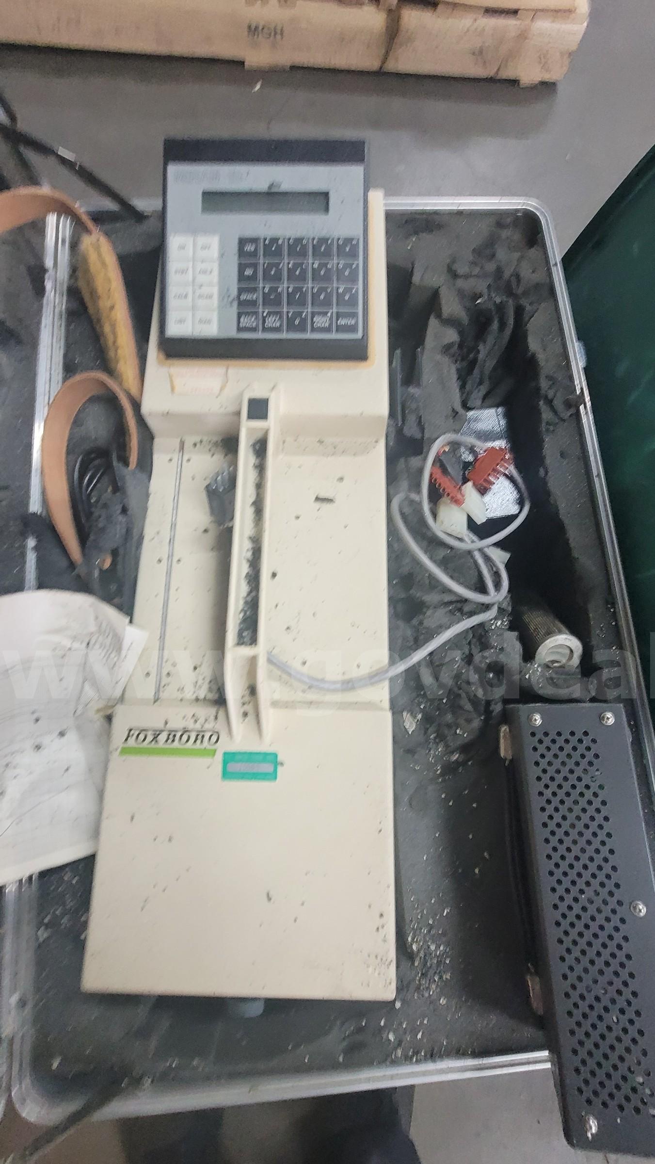 **** FOXBORO ANALYTICAL INSTRUMENT AND ASSORTED MOTORS **** (I)