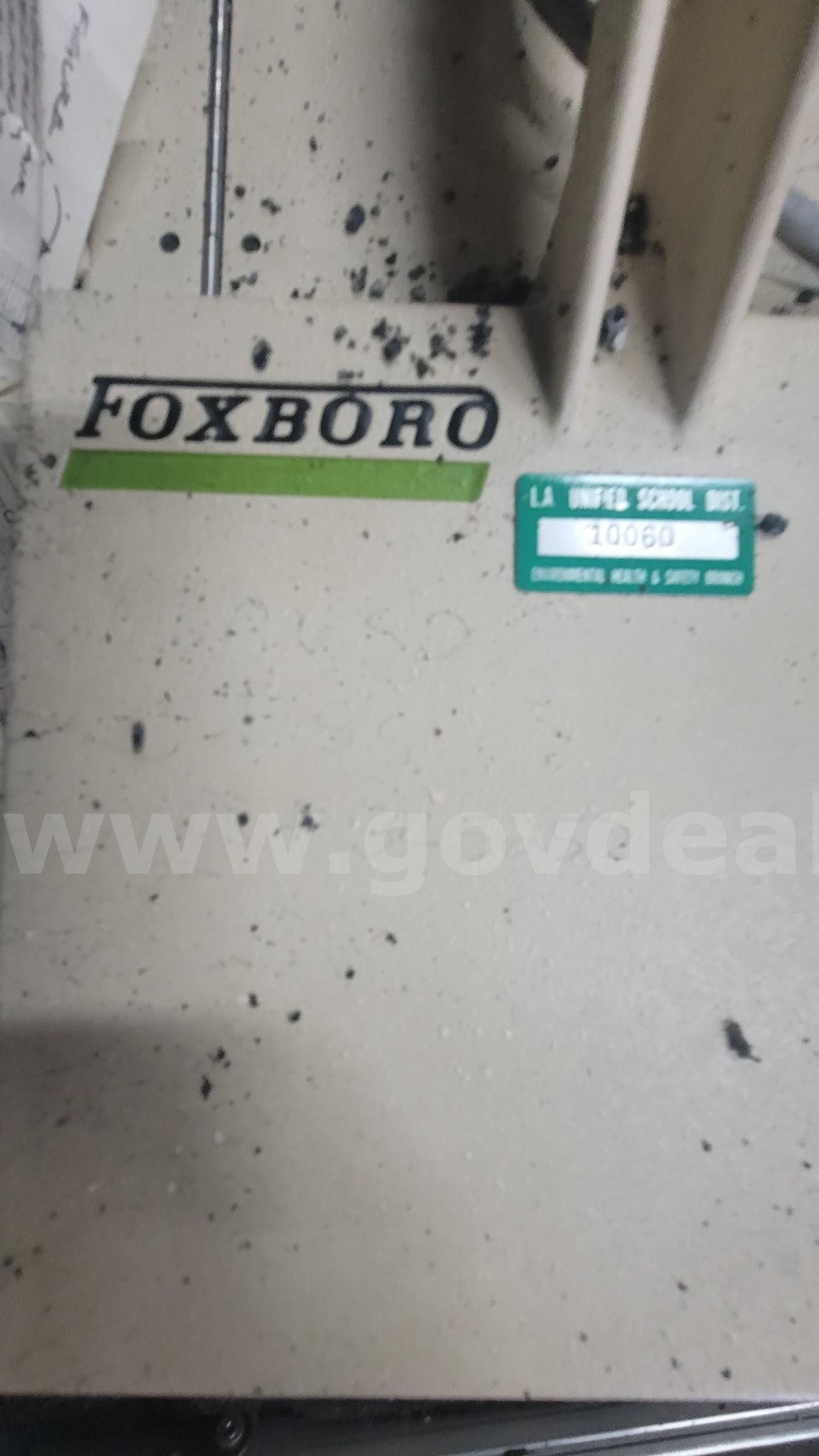 **** FOXBORO ANALYTICAL INSTRUMENT AND ASSORTED MOTORS **** (I) Honda Pilot Government Surplus Auction - Photo #2