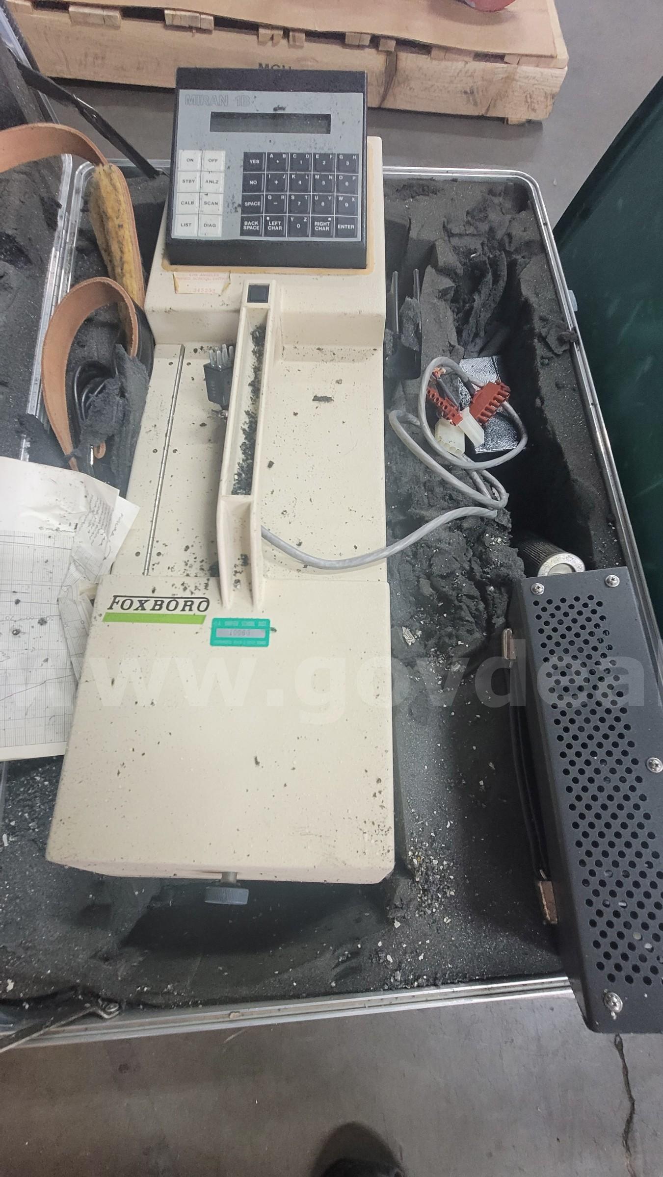 **** FOXBORO ANALYTICAL INSTRUMENT AND ASSORTED MOTORS **** (I) Honda Pilot Government Surplus Auction - Photo #3