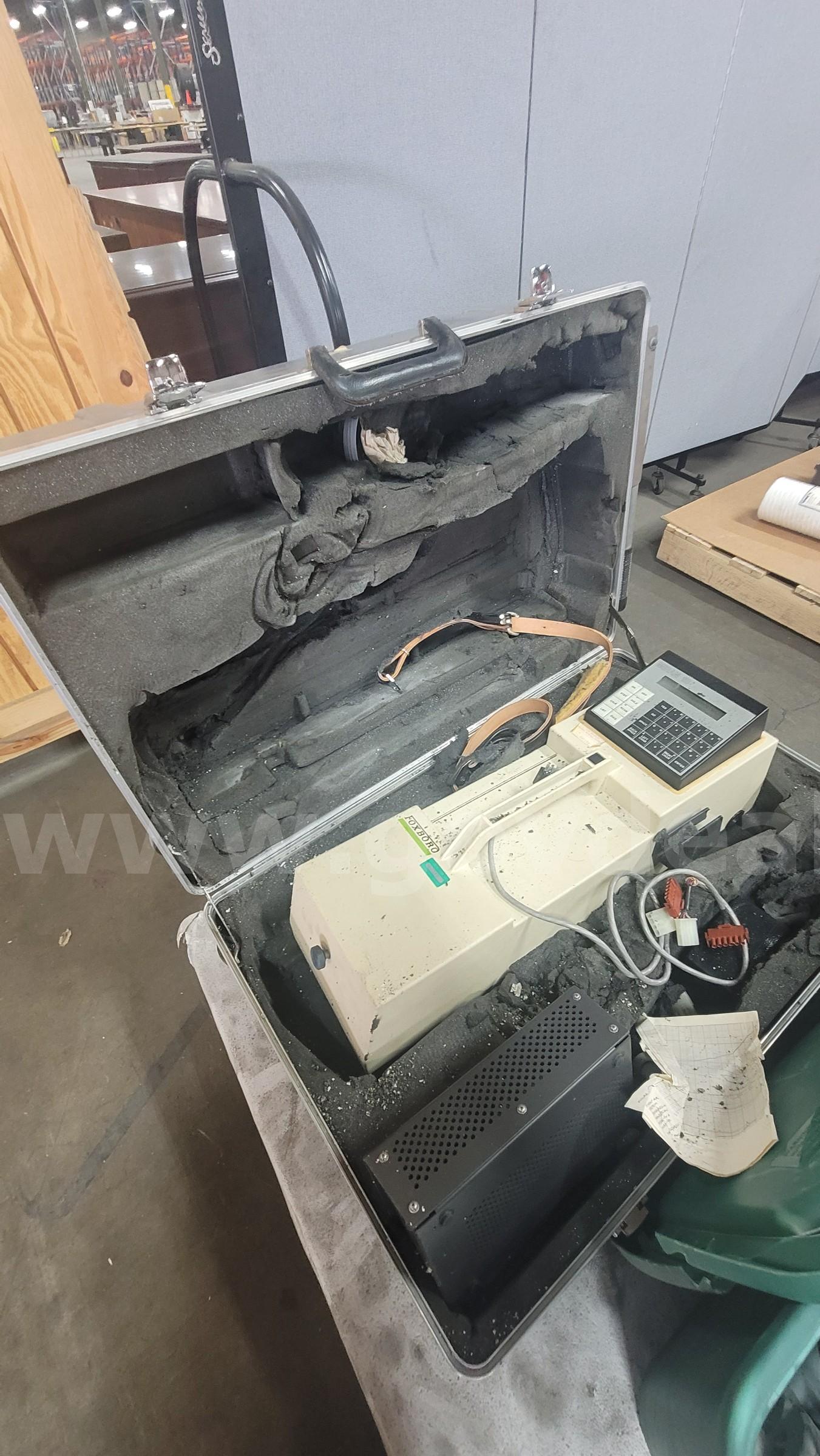 **** FOXBORO ANALYTICAL INSTRUMENT AND ASSORTED MOTORS **** (I) Honda Pilot Government Surplus Auction - Photo #6