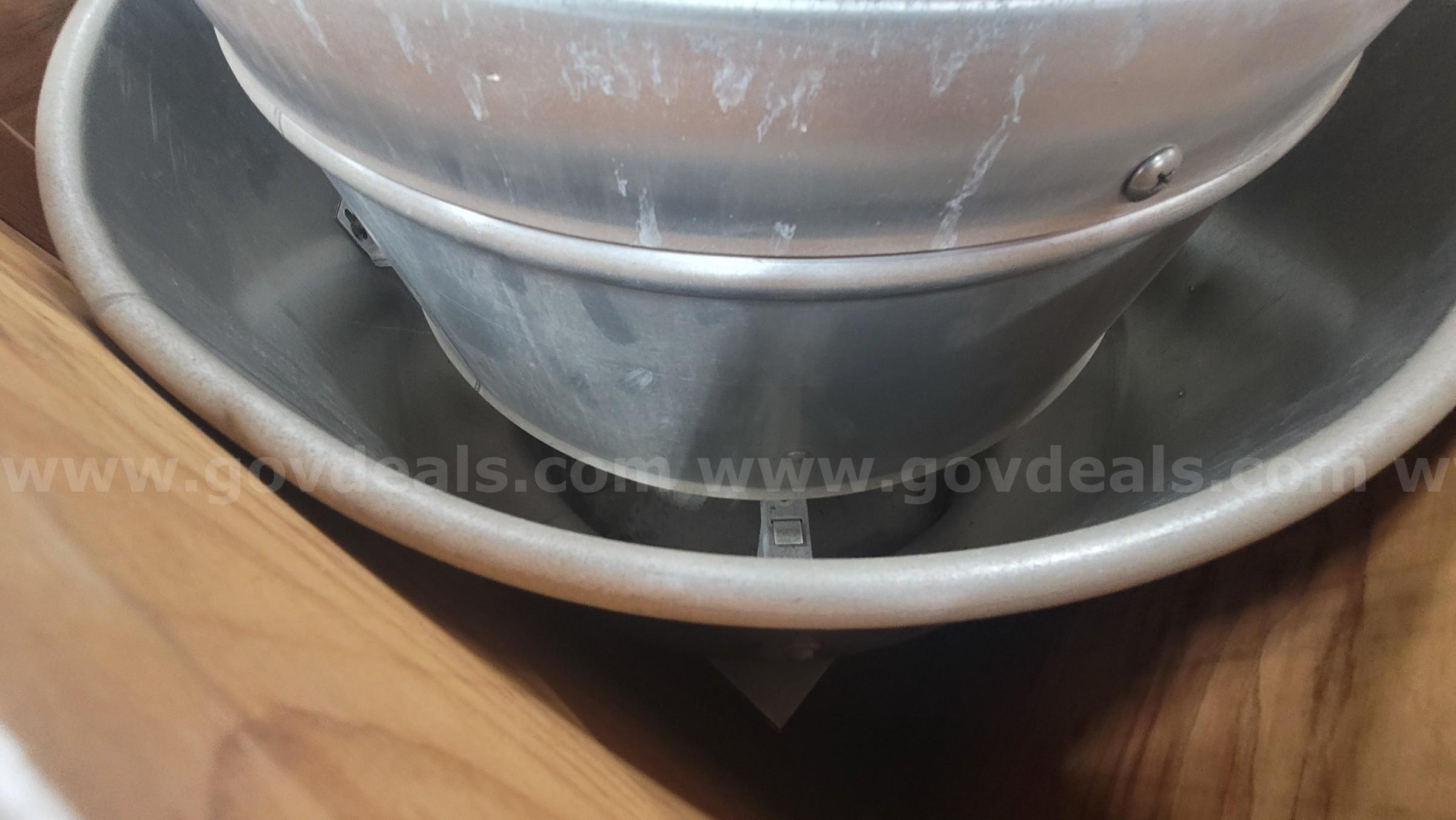 ****GREENHECK CUE-100 EXHAUST FAN**** (I) Honda 100 Government Surplus Auction - Photo #2