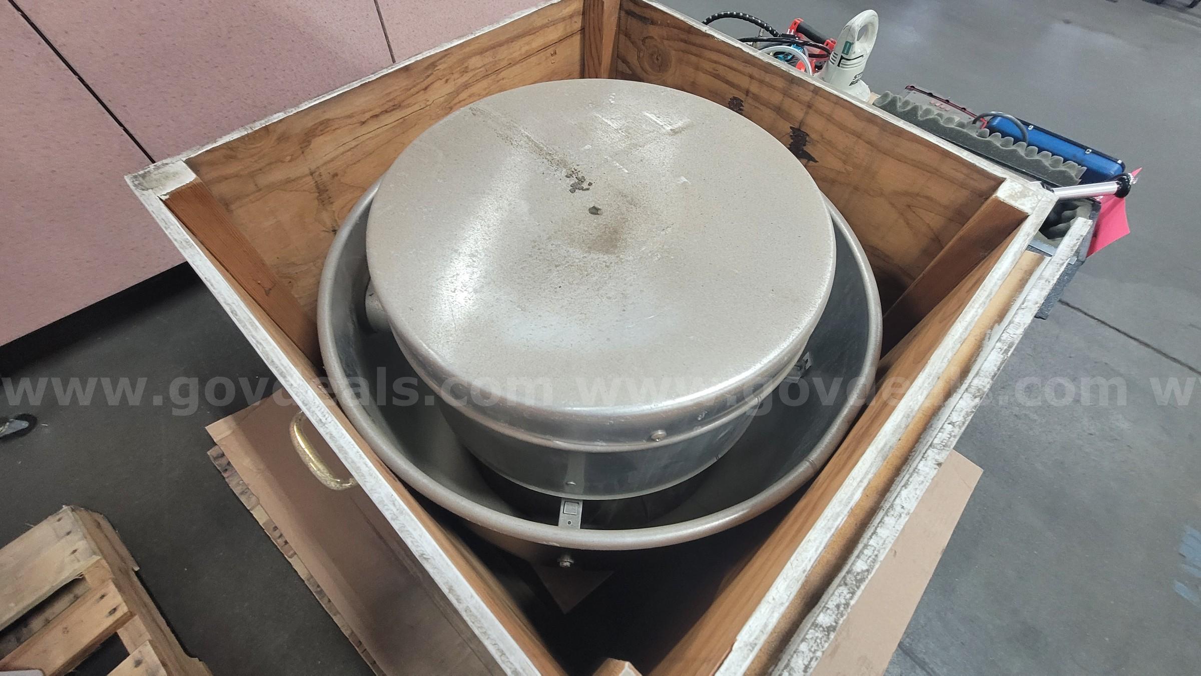****GREENHECK CUE-100 EXHAUST FAN**** (I) Honda 100 Government Surplus Auction - Photo #4