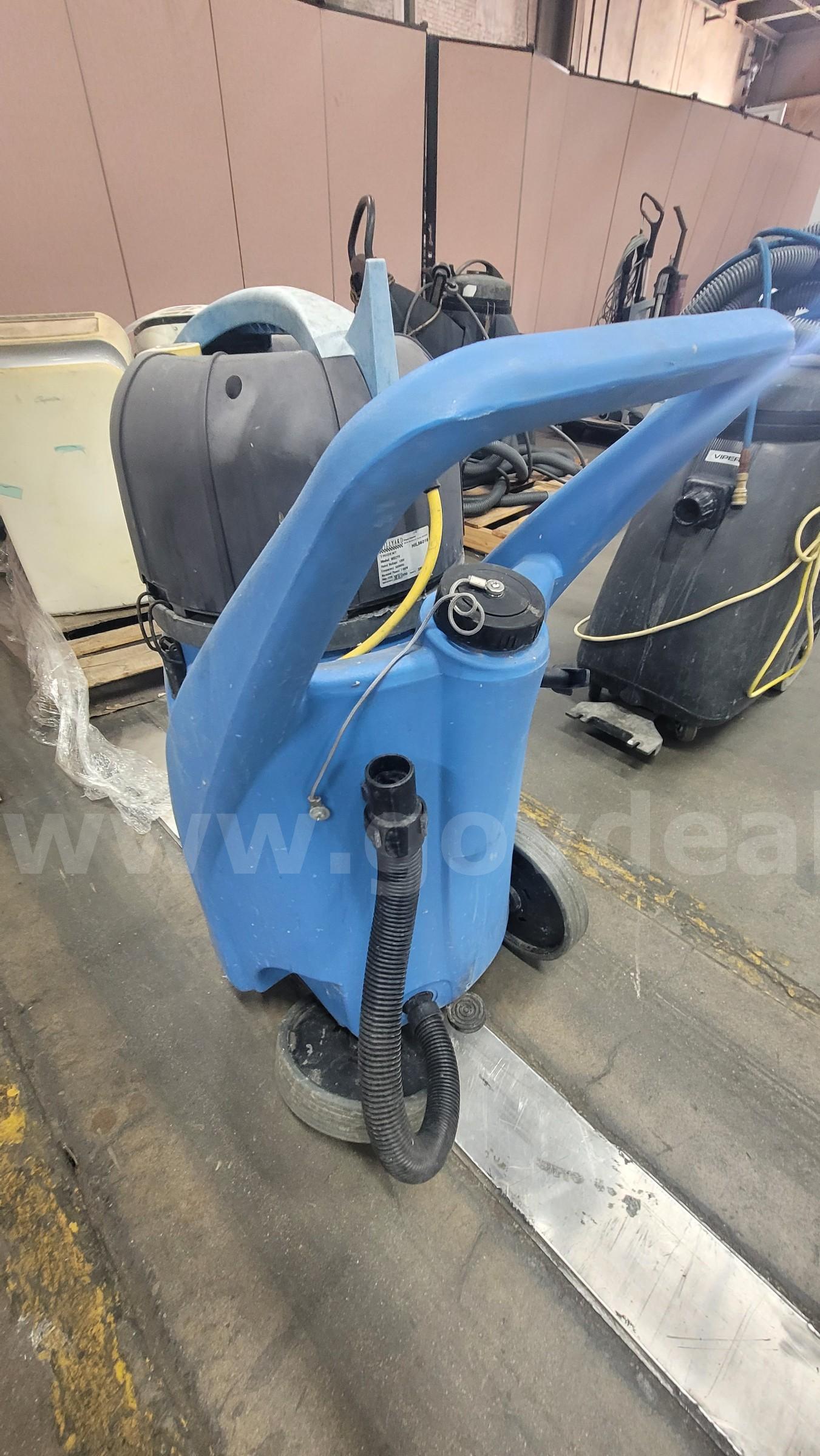 **** TRIDENT HILLYARD WET & DRY VACUUM **** (I)   Government Surplus Auction - Photo #4