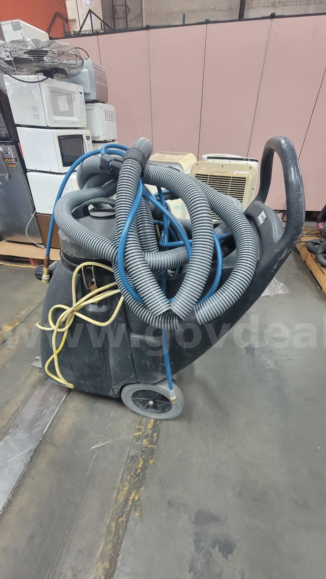 **** VIPER COMMERCIAL CARPET EXTRACTOR **** (I)   Government Surplus Auction - Photo #4