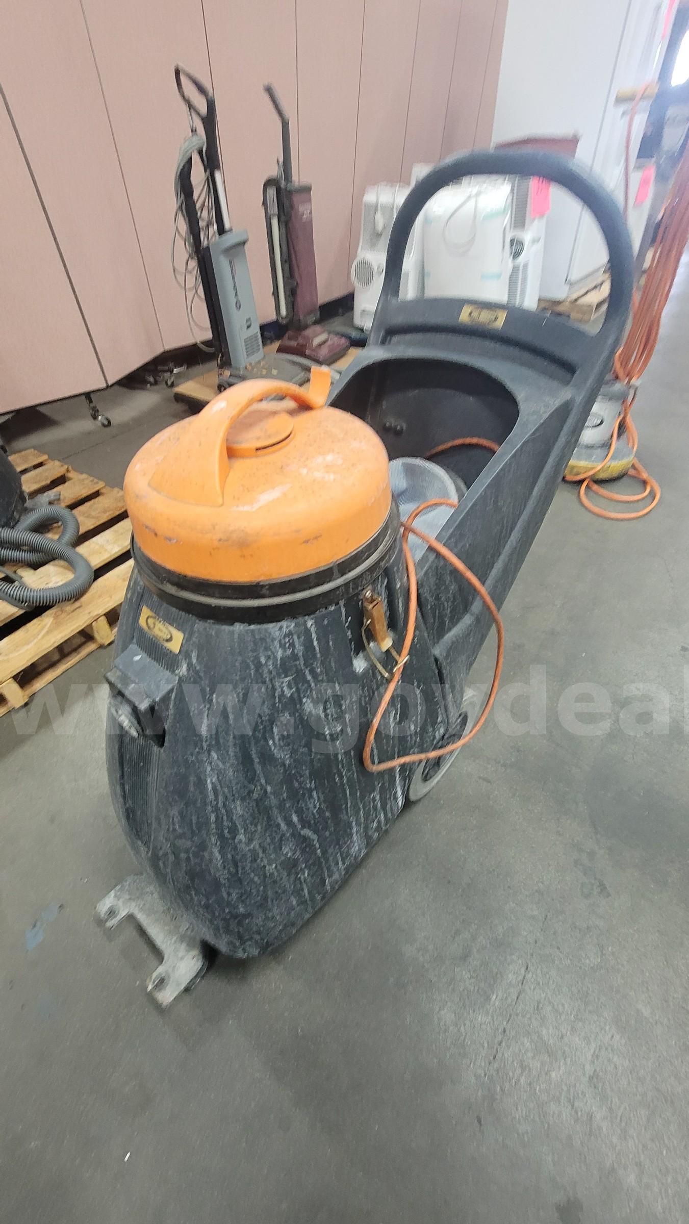 **** SSS WET AND DRY VACUUM CLEANER **** (I)