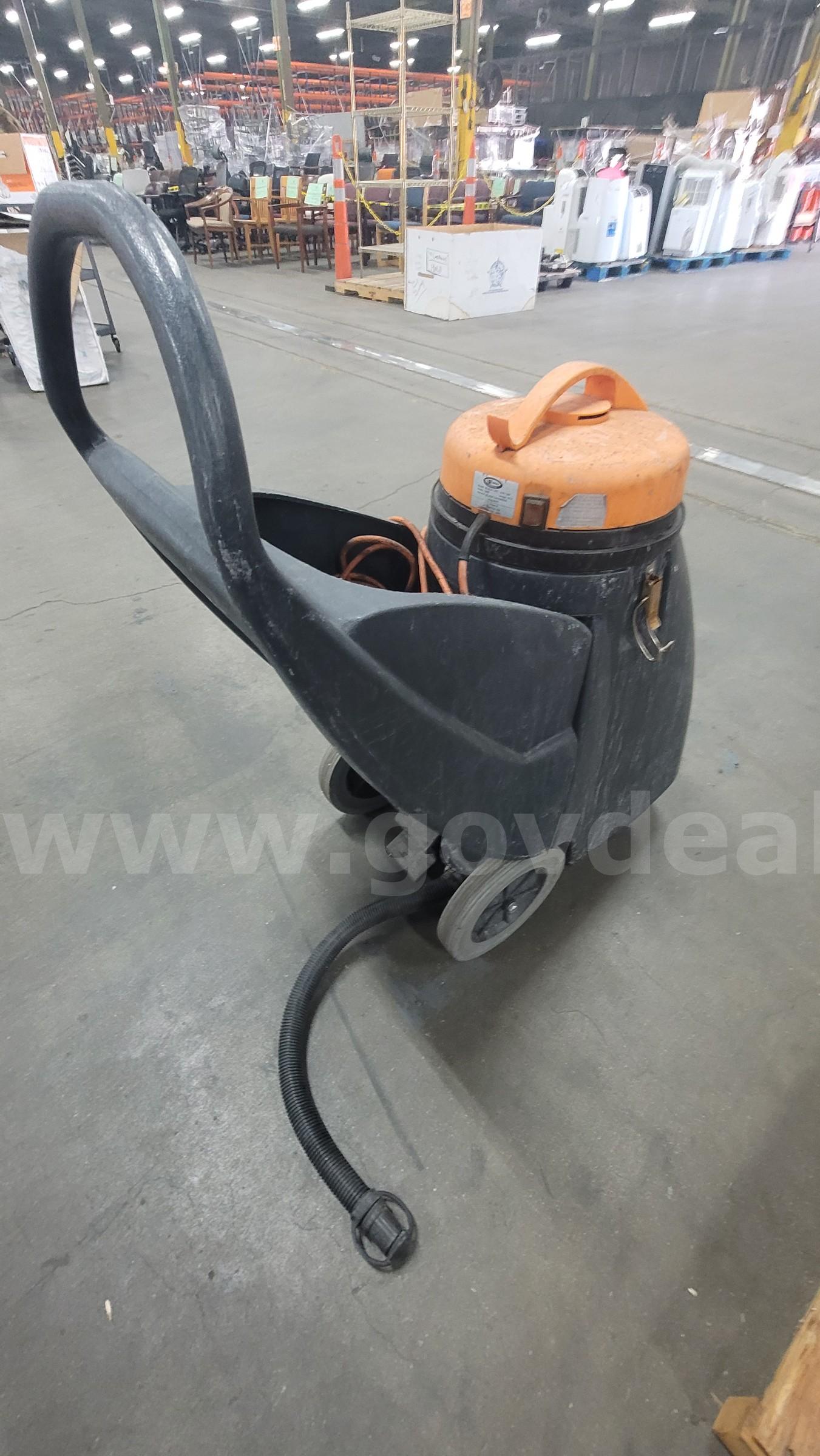 **** SSS WET AND DRY VACUUM CLEANER **** (I) Honda Pilot Government Surplus Auction - Photo #5