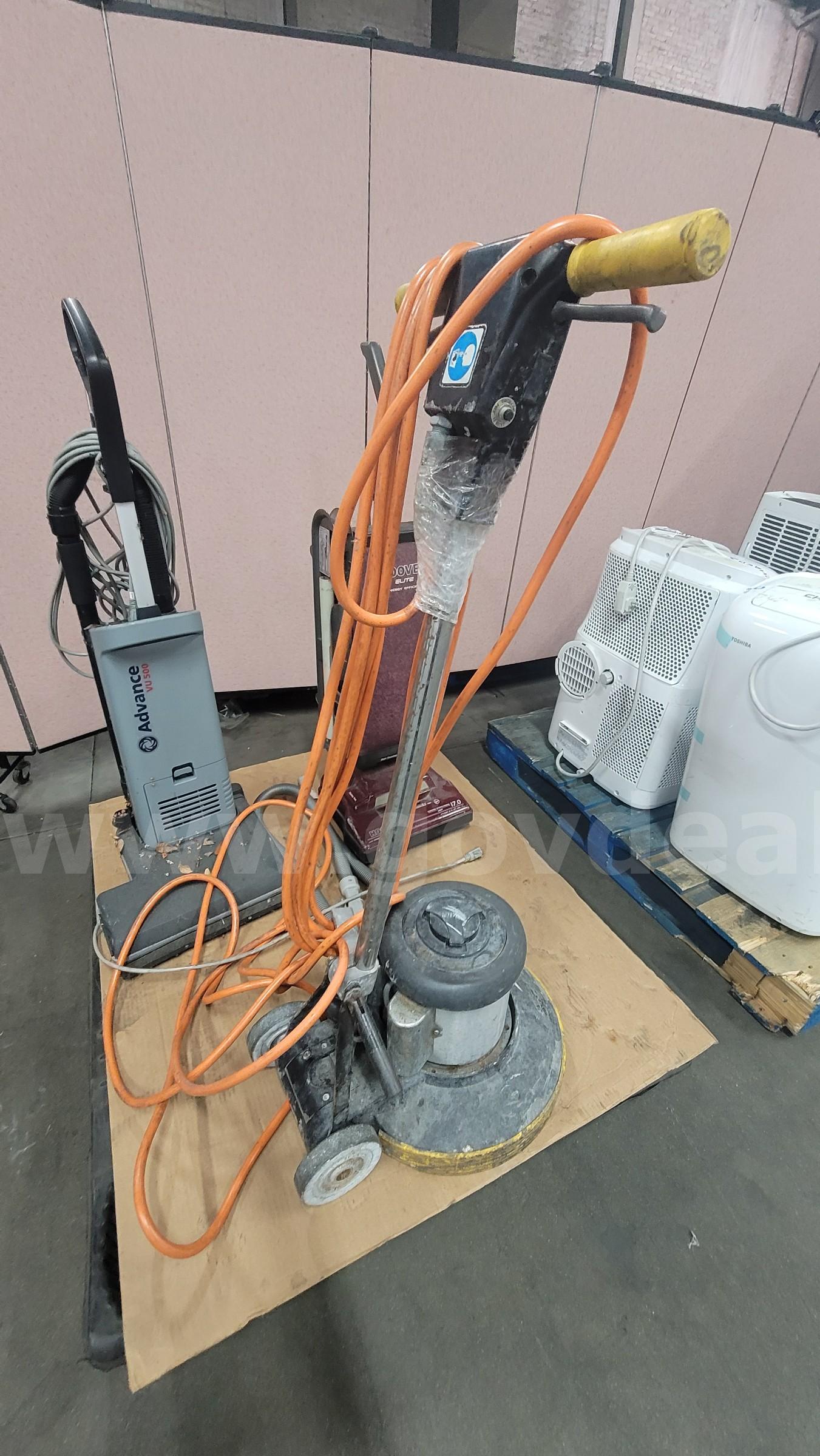 **** COMMERCIAL FLOOR POLISHER VACUUM**** (I)