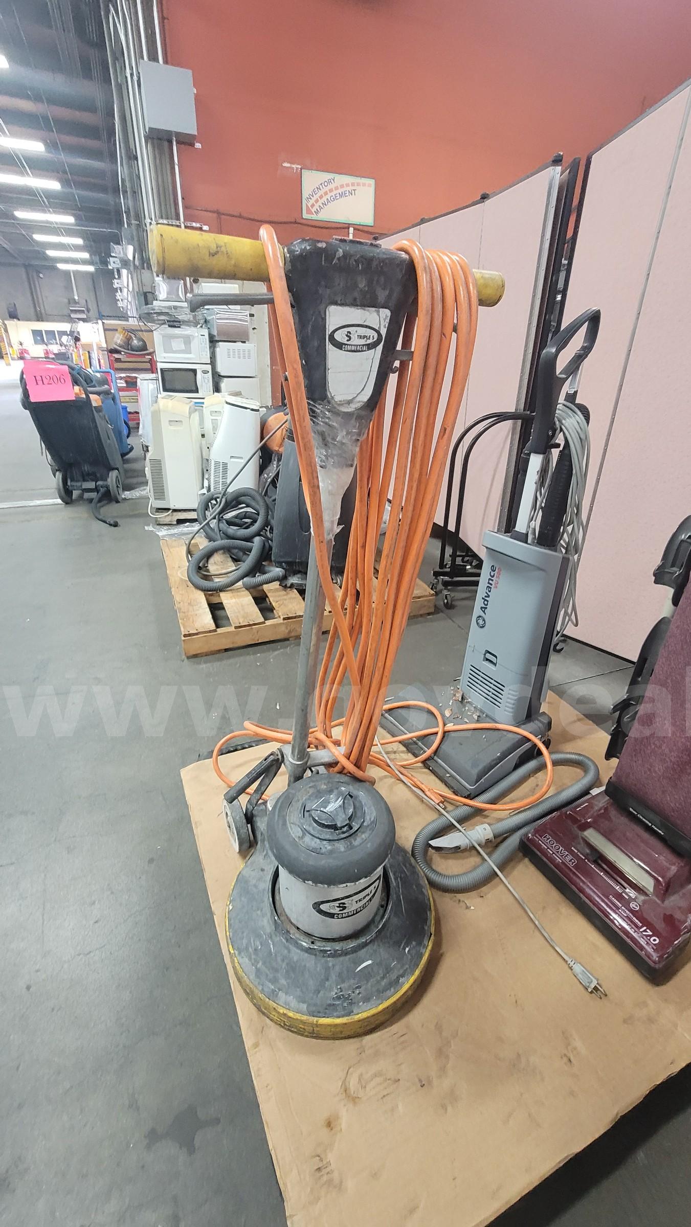 **** COMMERCIAL FLOOR POLISHER VACUUM**** (I) Honda Pilot Government Surplus Auction - Photo #5