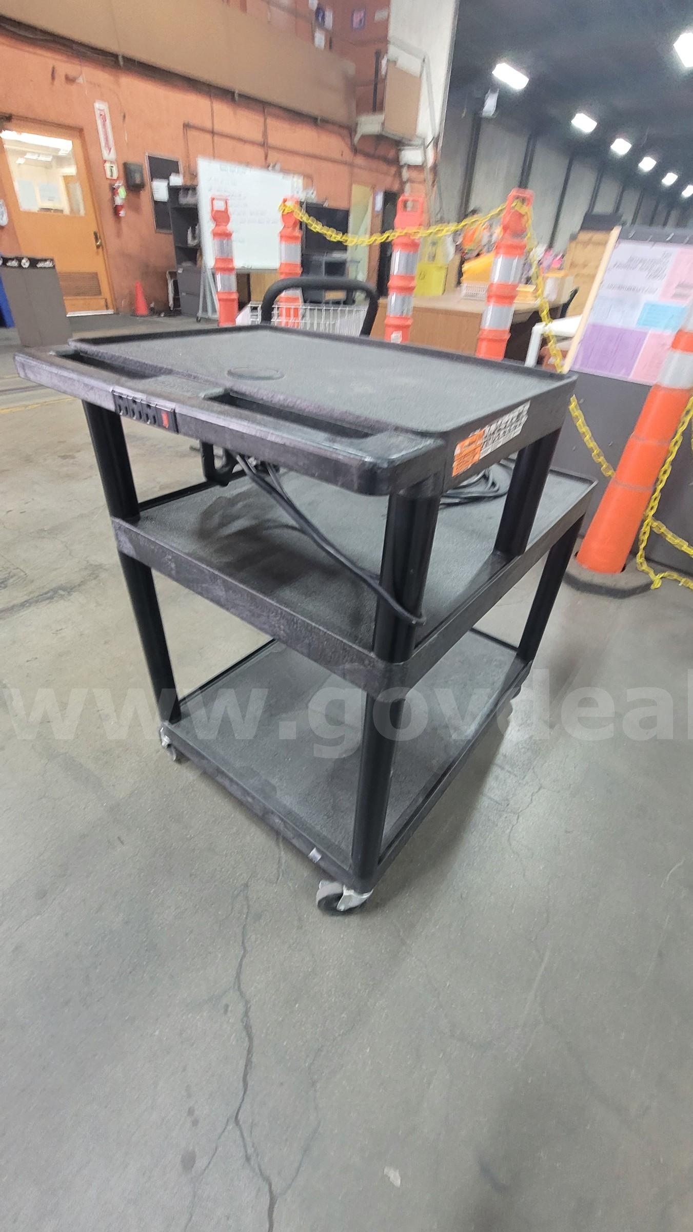 **** MULTIPURPOSE UTILITY CART*** (I)