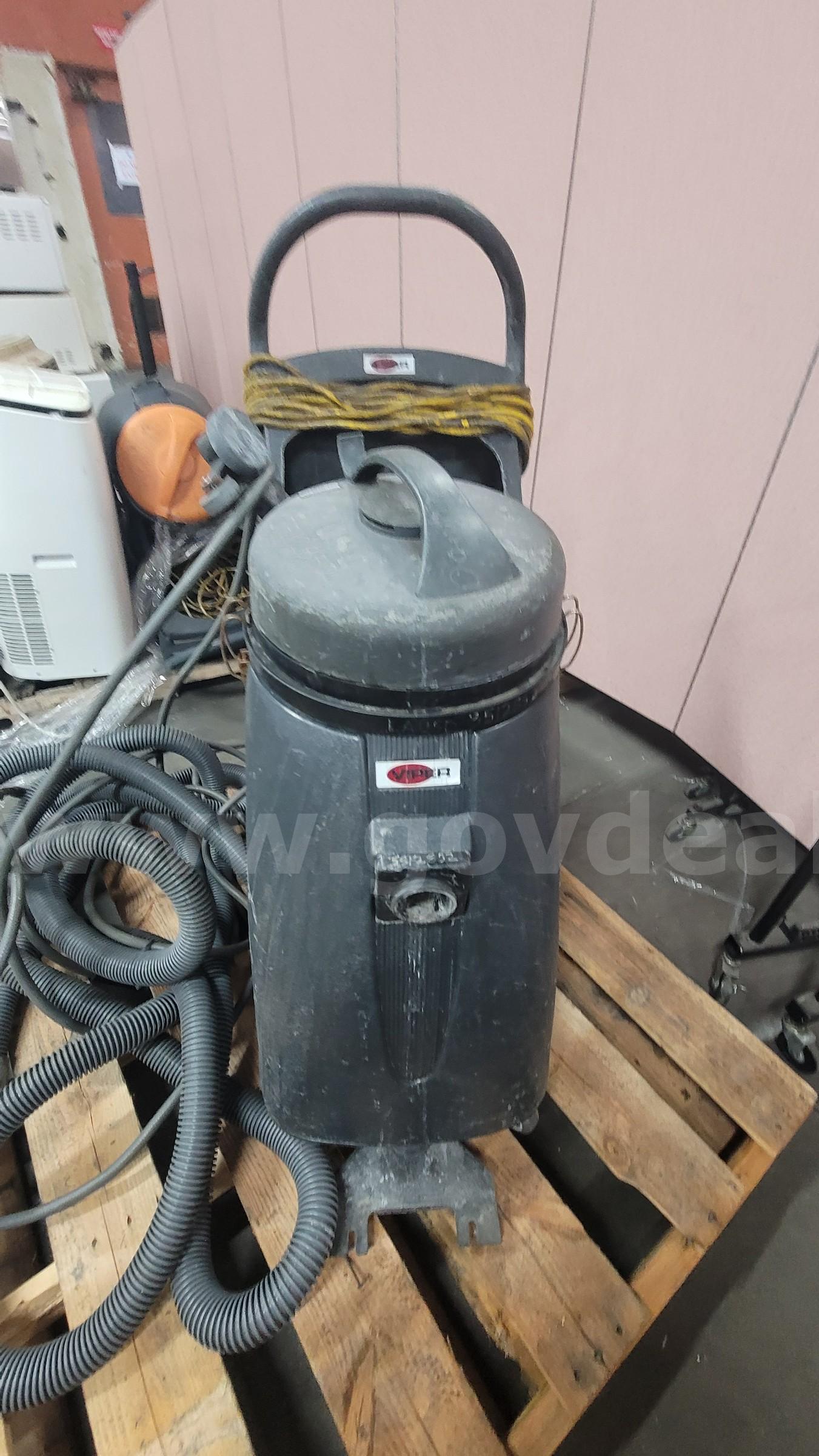 ****VIPER WET AND DRY VACUUM CLEANER*** (I) Honda Pilot Government Surplus Auction - Photo #2
