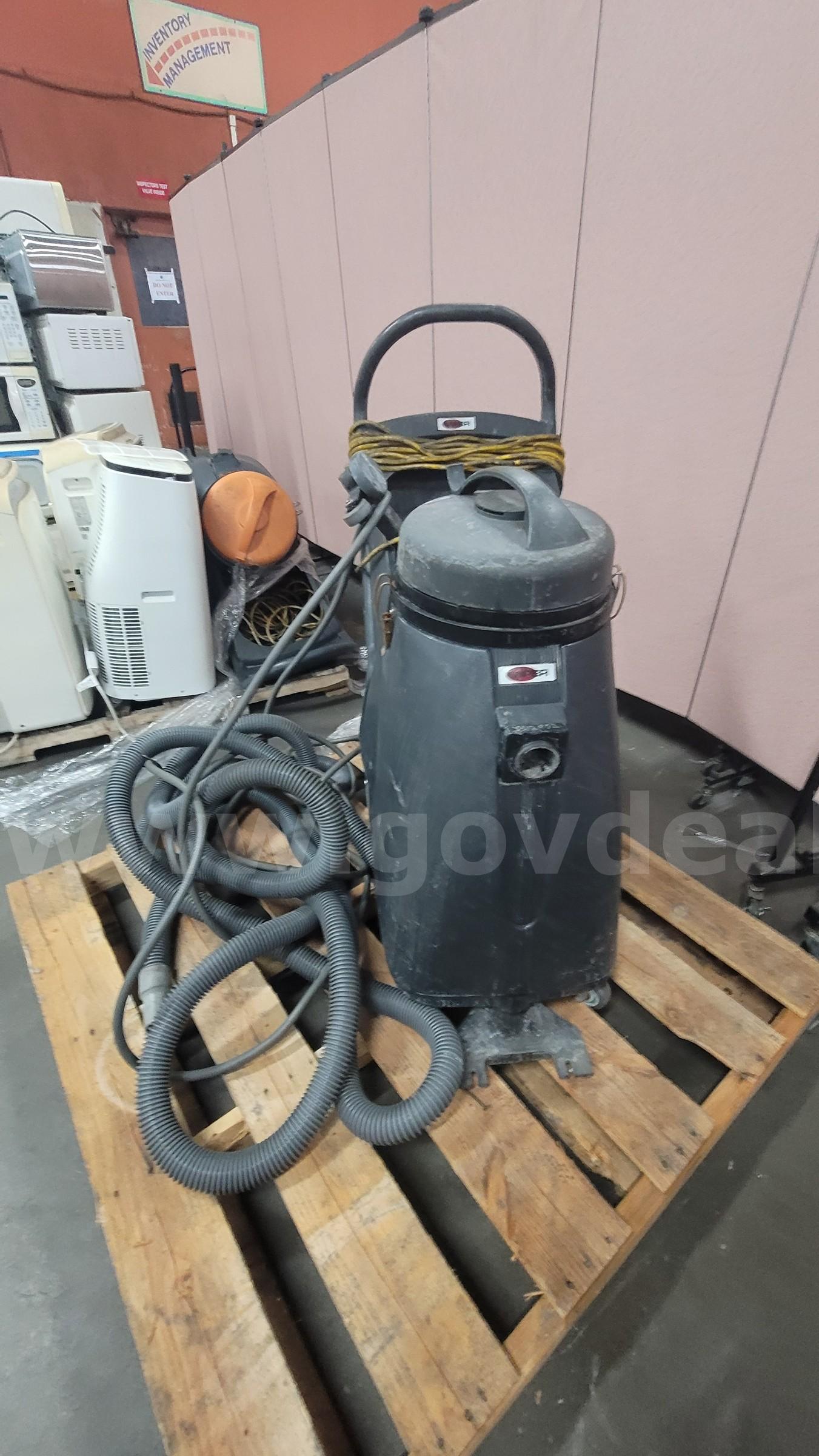 ****VIPER WET AND DRY VACUUM CLEANER*** (I) Honda Pilot Government Surplus Auction - Photo #4