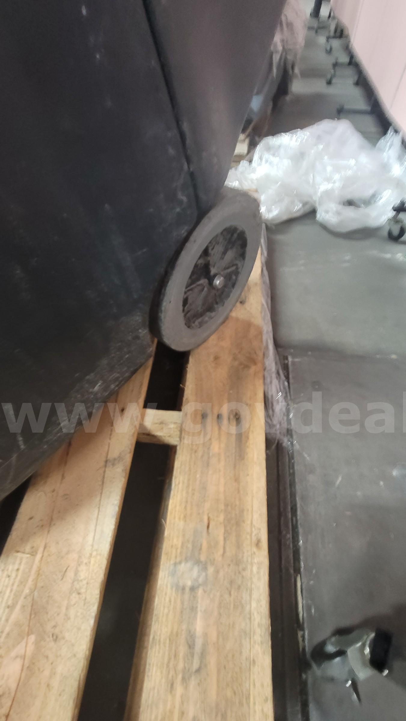 ****VIPER WET AND DRY VACUUM CLEANER*** (I) Honda Pilot Government Surplus Auction - Photo #6
